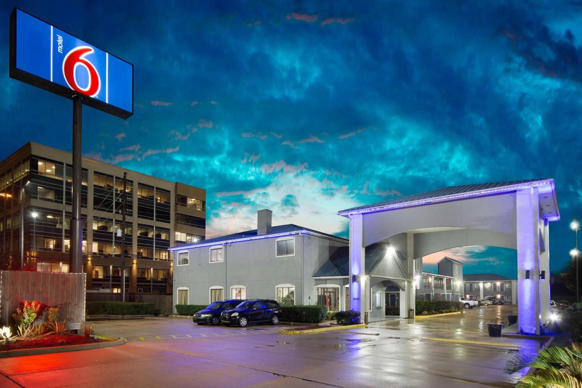Motel 6 Houston, TX - I-10 West photo 5