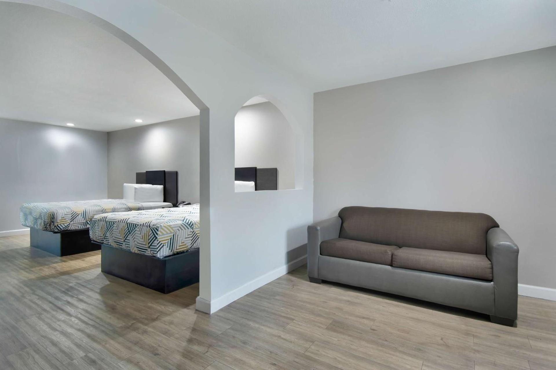 Motel 6 Houston, TX - I-10 West photo 7