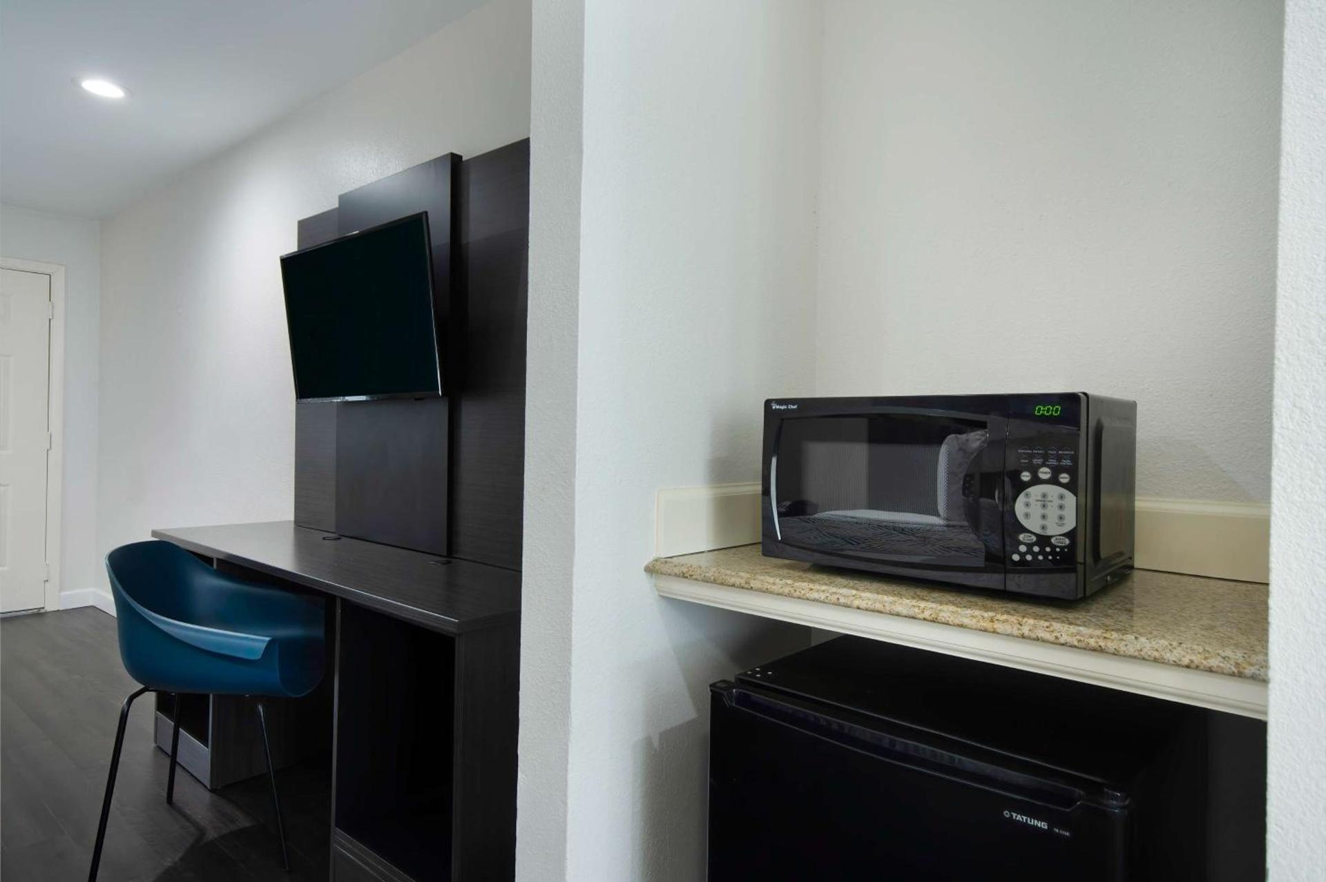 Motel 6 Houston, TX - I-10 West photo 10