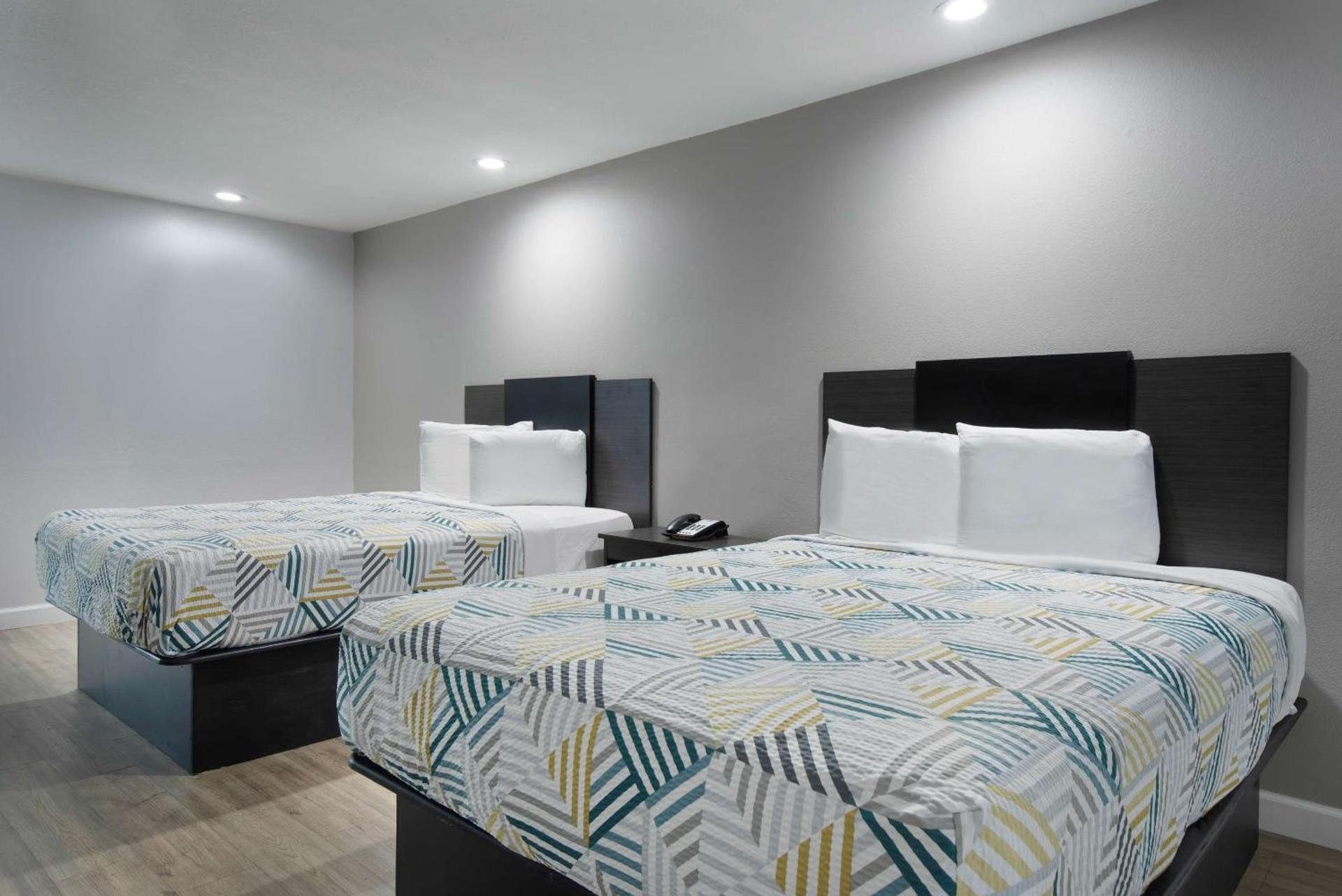 Motel 6 Houston, TX - I-10 West photo 14