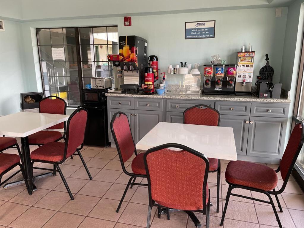 Nola Inn photo 13