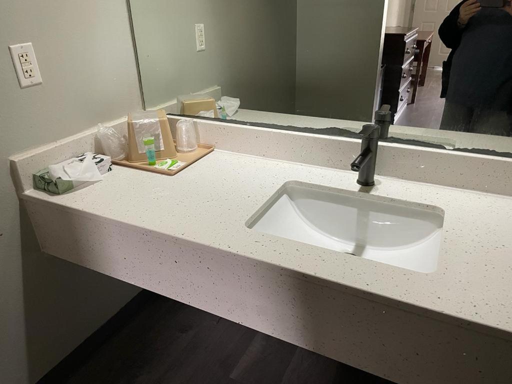 Nola Inn photo 6