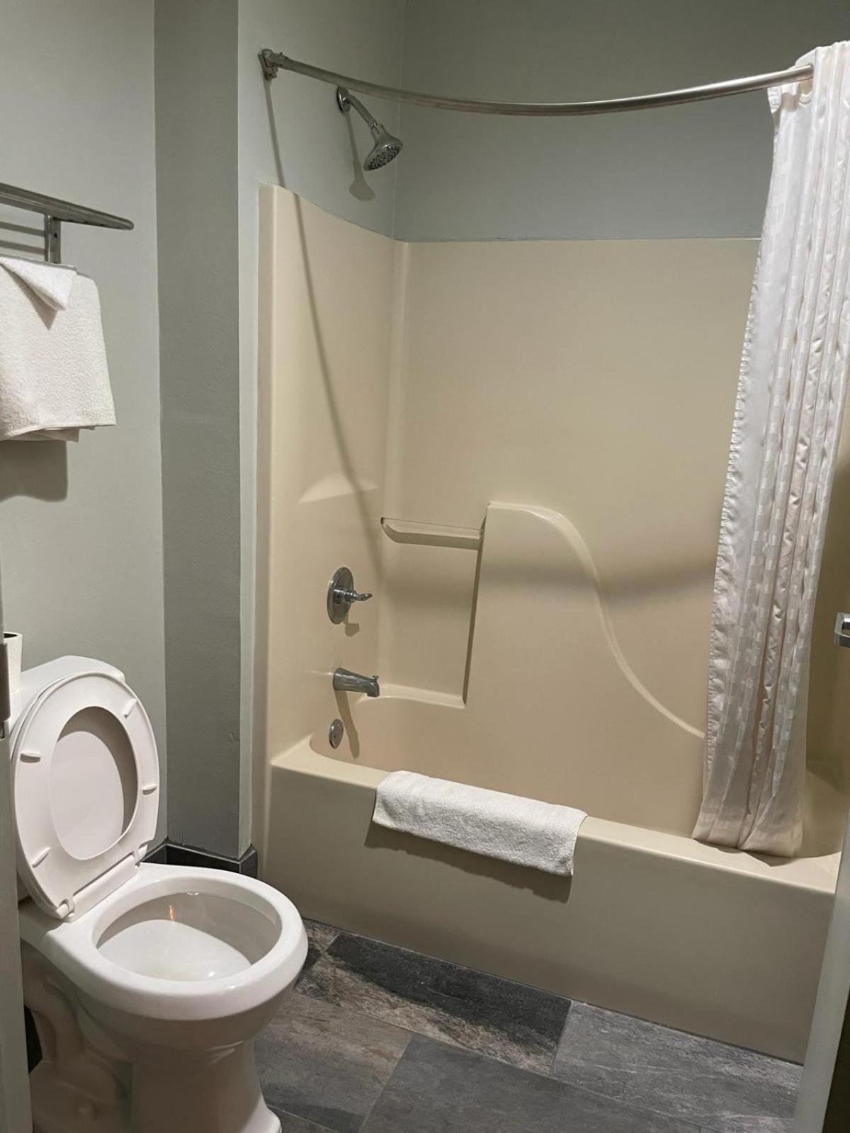 Nola Inn photo 12