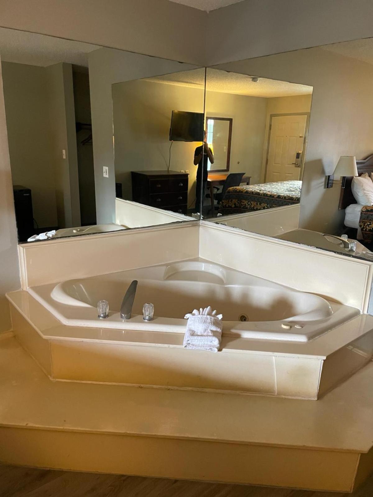 Nola Inn photo 14
