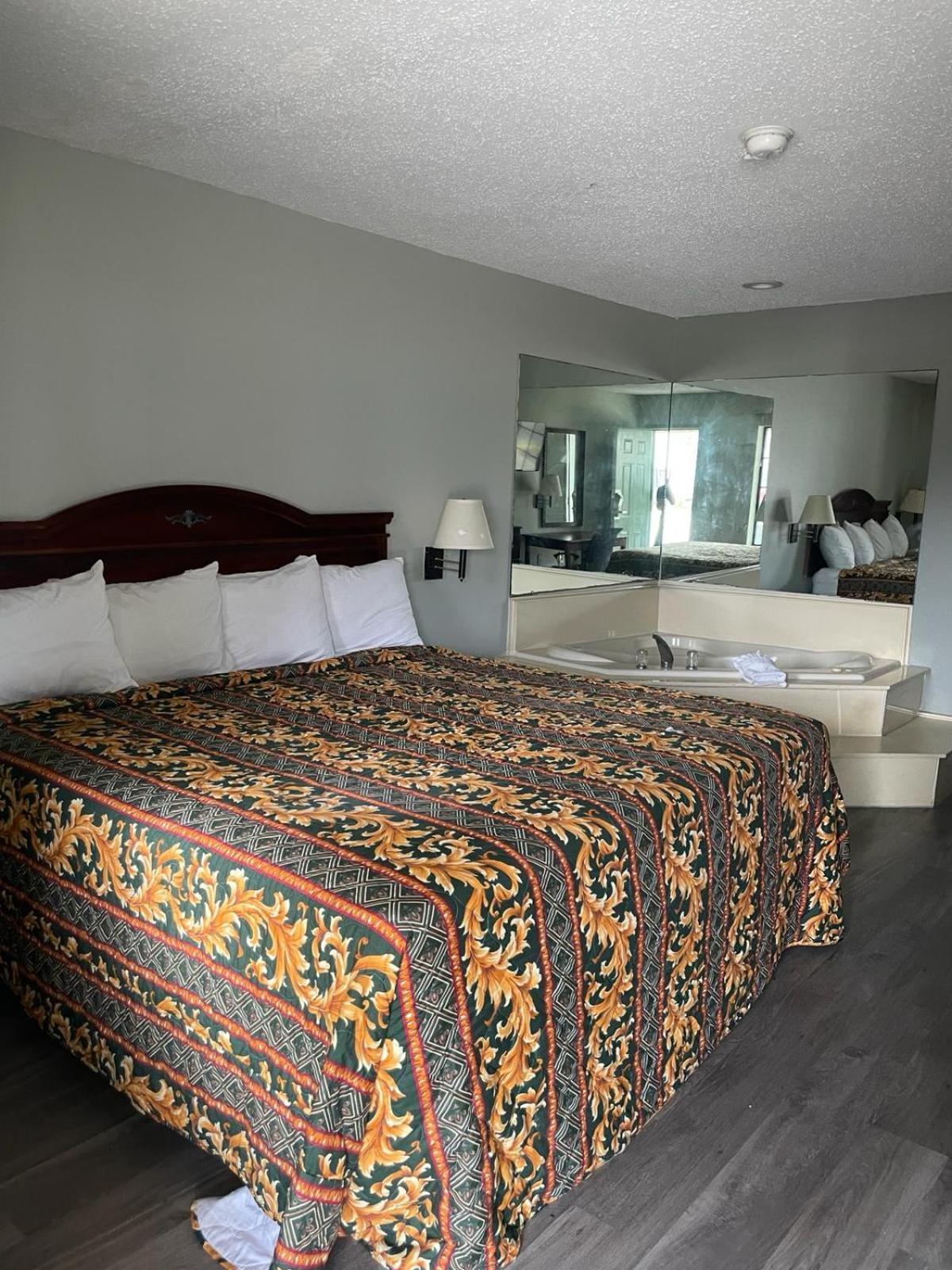 Nola Inn photo 10