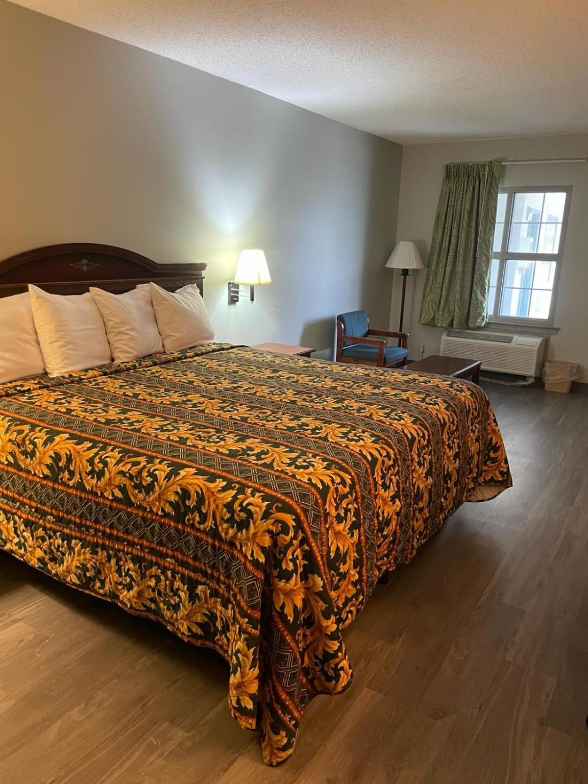 Nola Inn photo 9