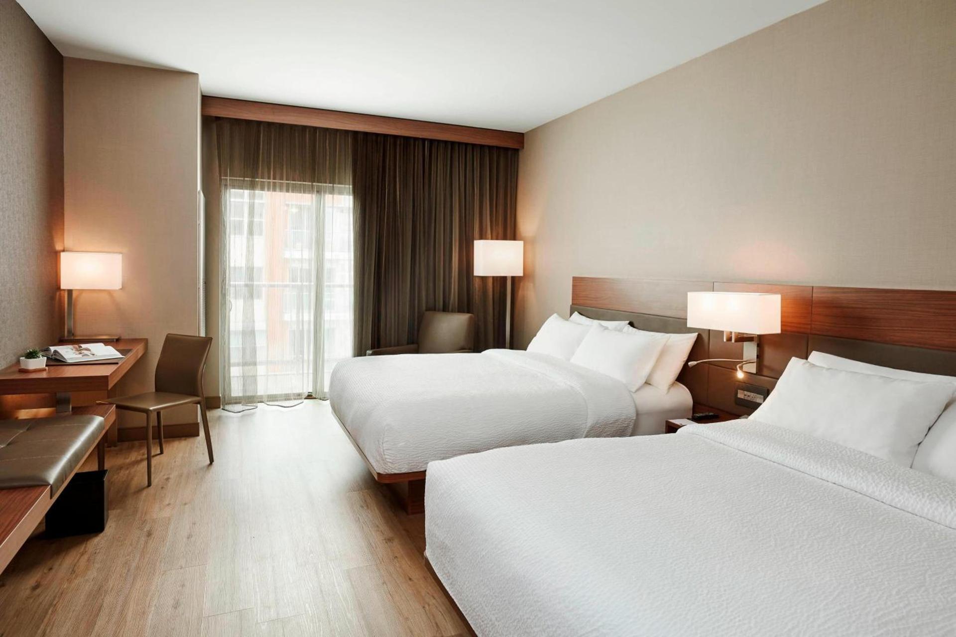 AC Hotel by Marriott Cincinnati at The Banks photo 11