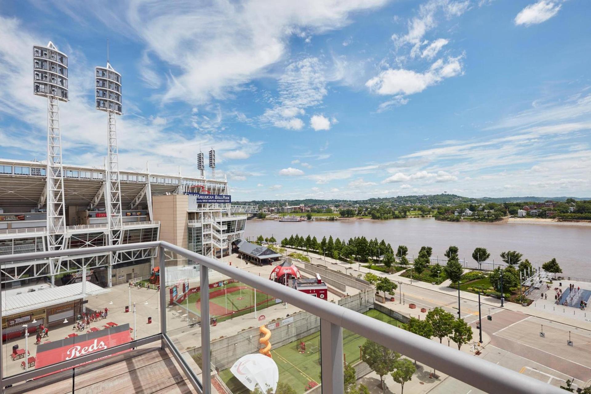 AC Hotel by Marriott Cincinnati at The Banks photo 17