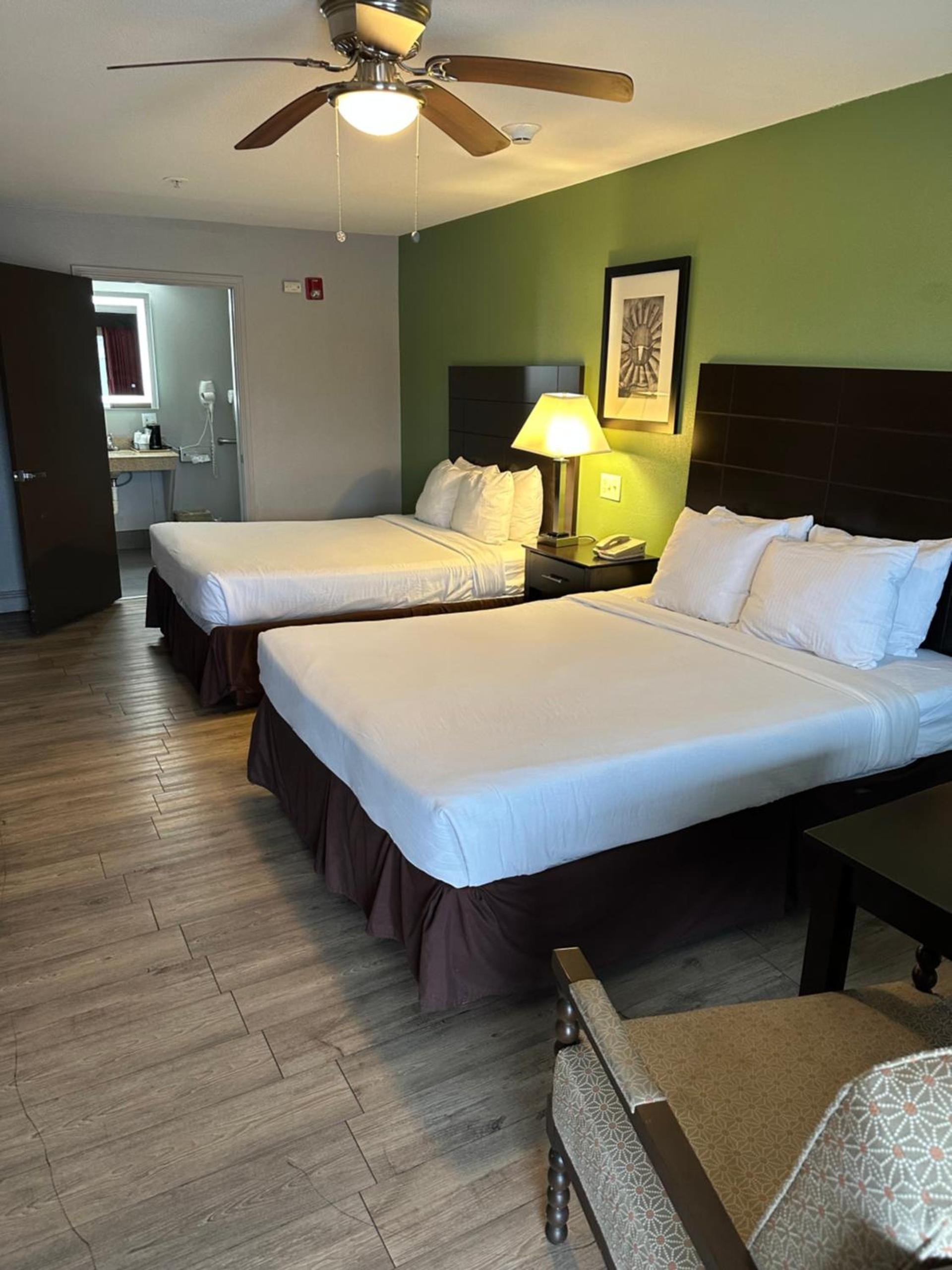 Bestway Inn photo 21