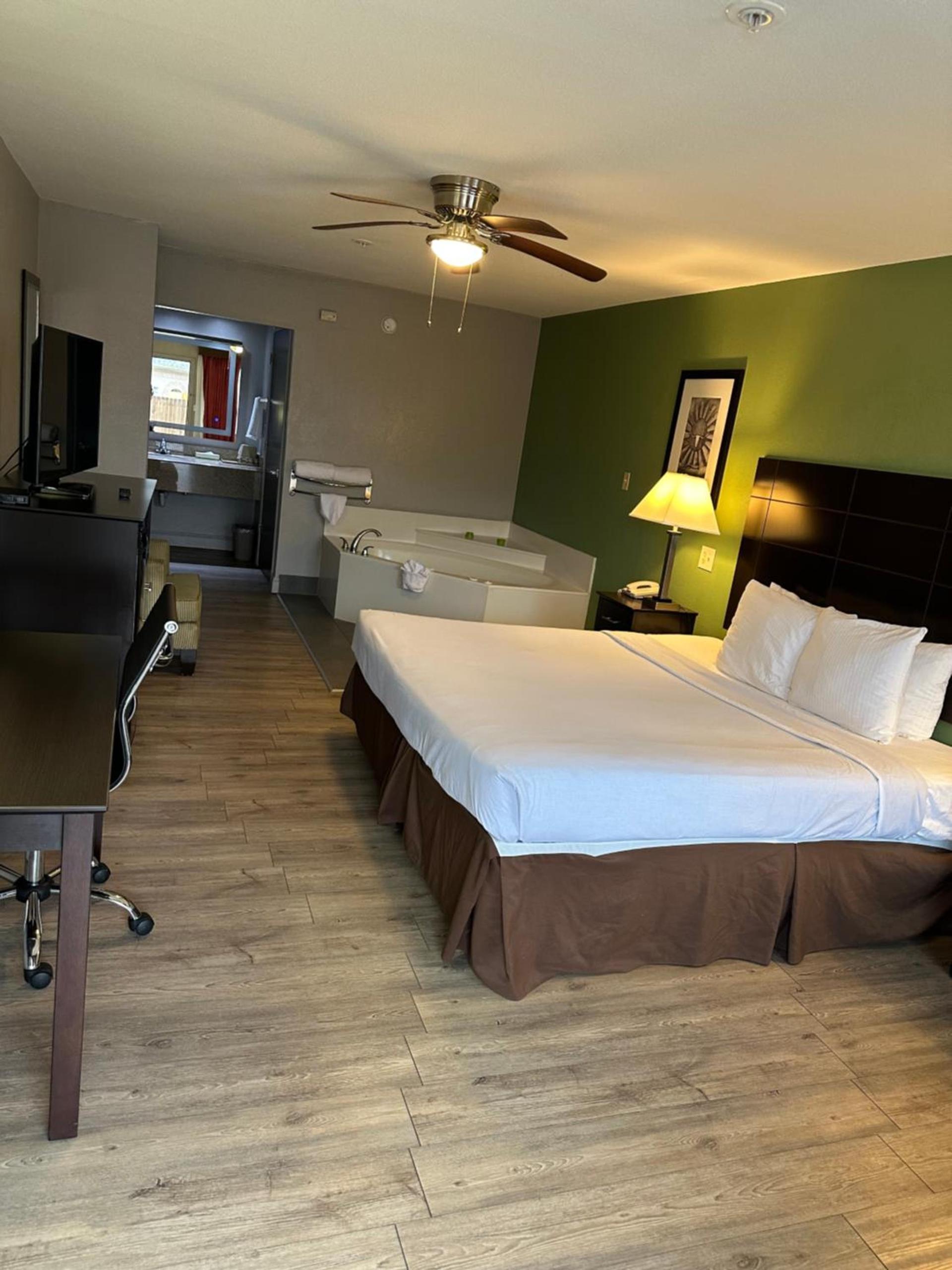 Bestway Inn photo 19