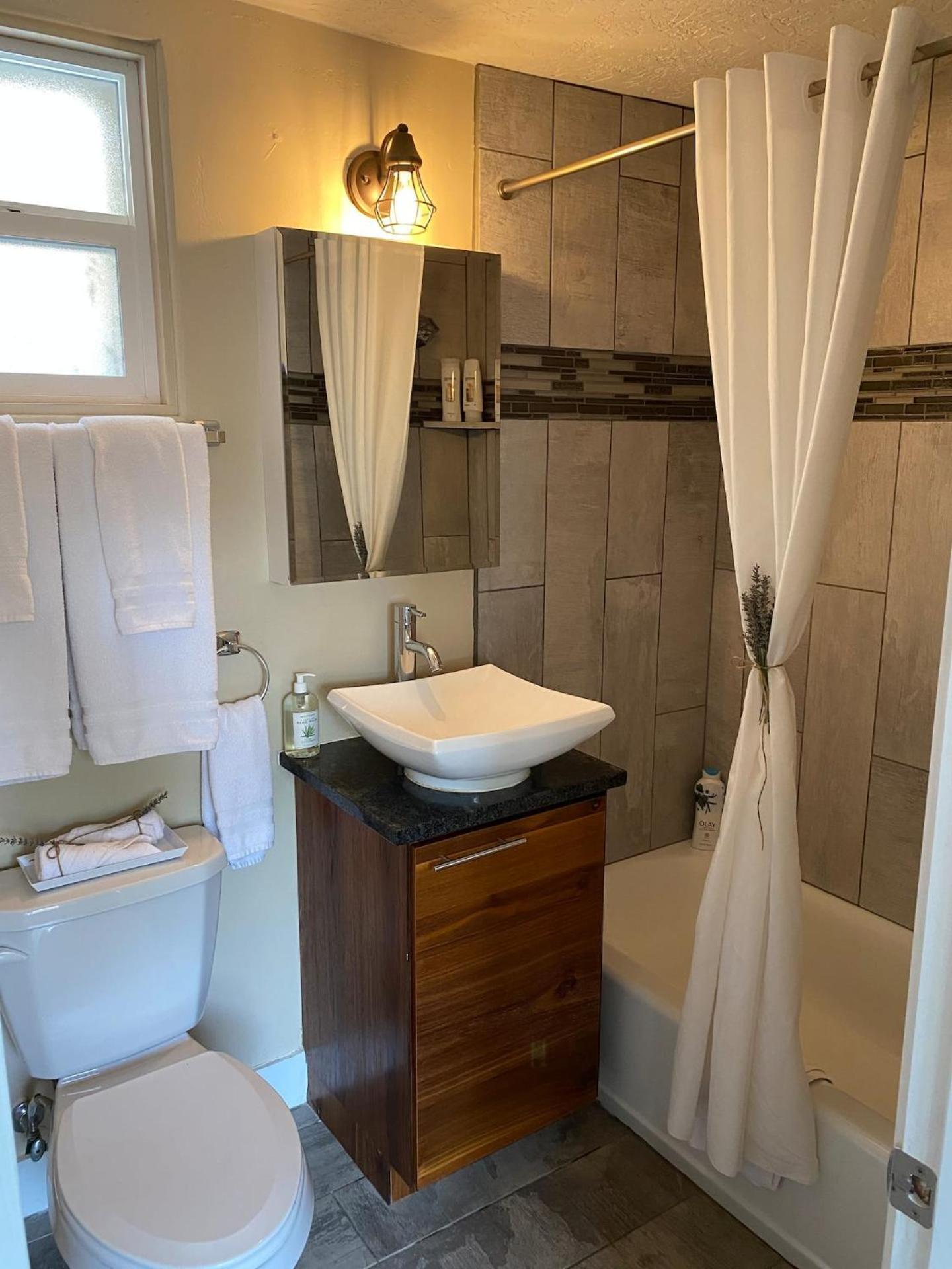 The Flagstone Boutique Inn & Suites photo 55