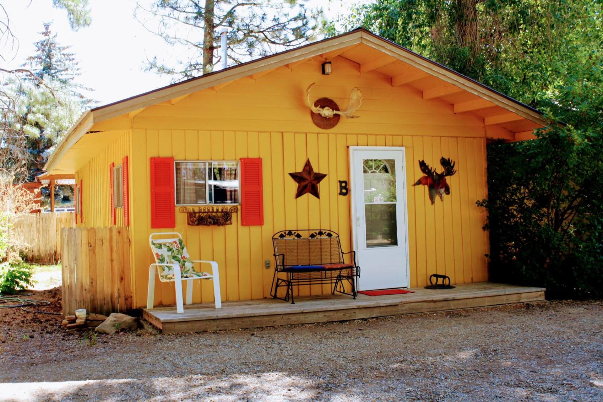 Outpost Motel on the River photo 11