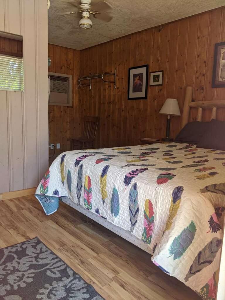 Outpost Motel on the River photo 12