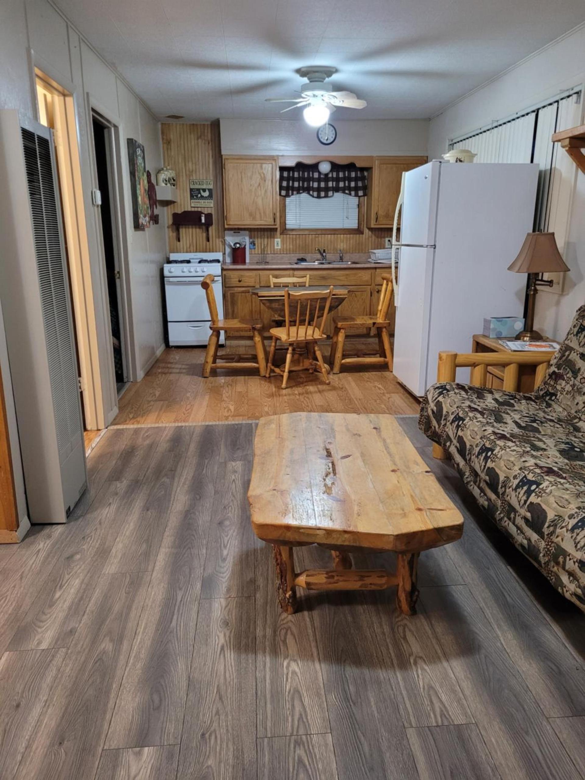 Outpost Motel on the River photo 8