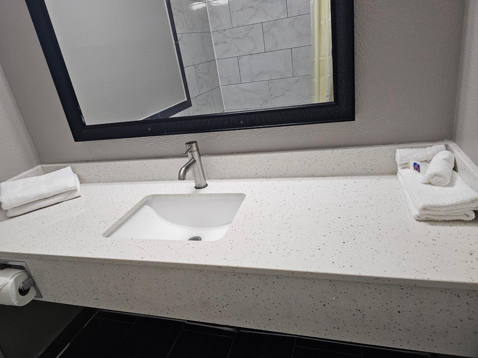 Motel 6 Houston, TX - Hwy 249 and Fallbrook photo 17