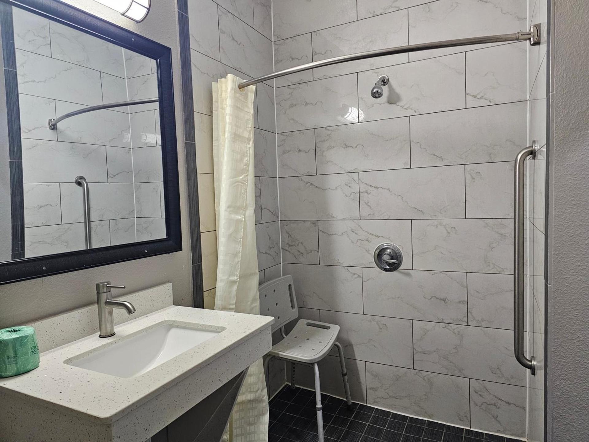 Motel 6 Houston, TX - Hwy 249 and Fallbrook photo 24