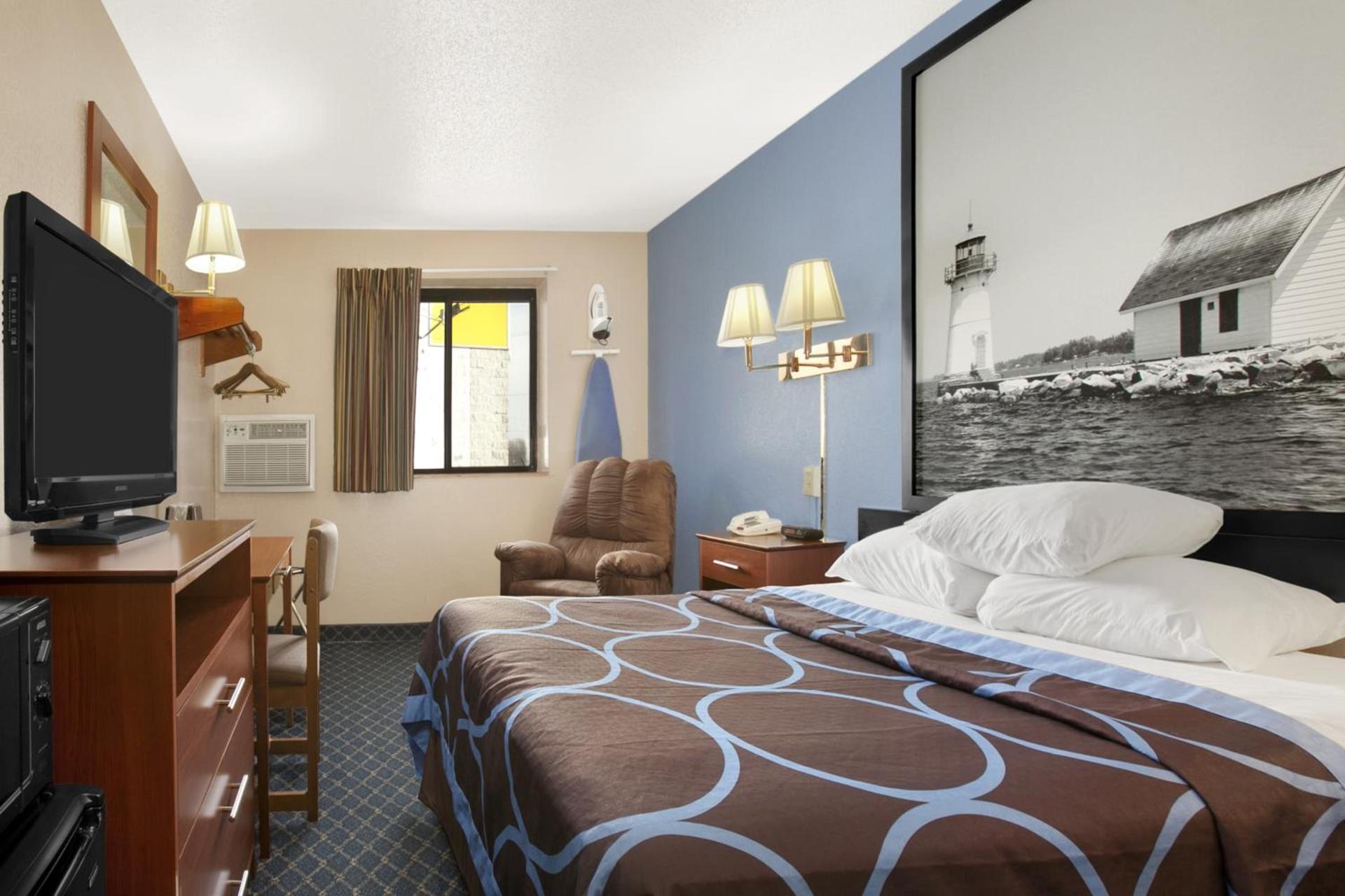 Super 8 by Wyndham Massena NY photo 16