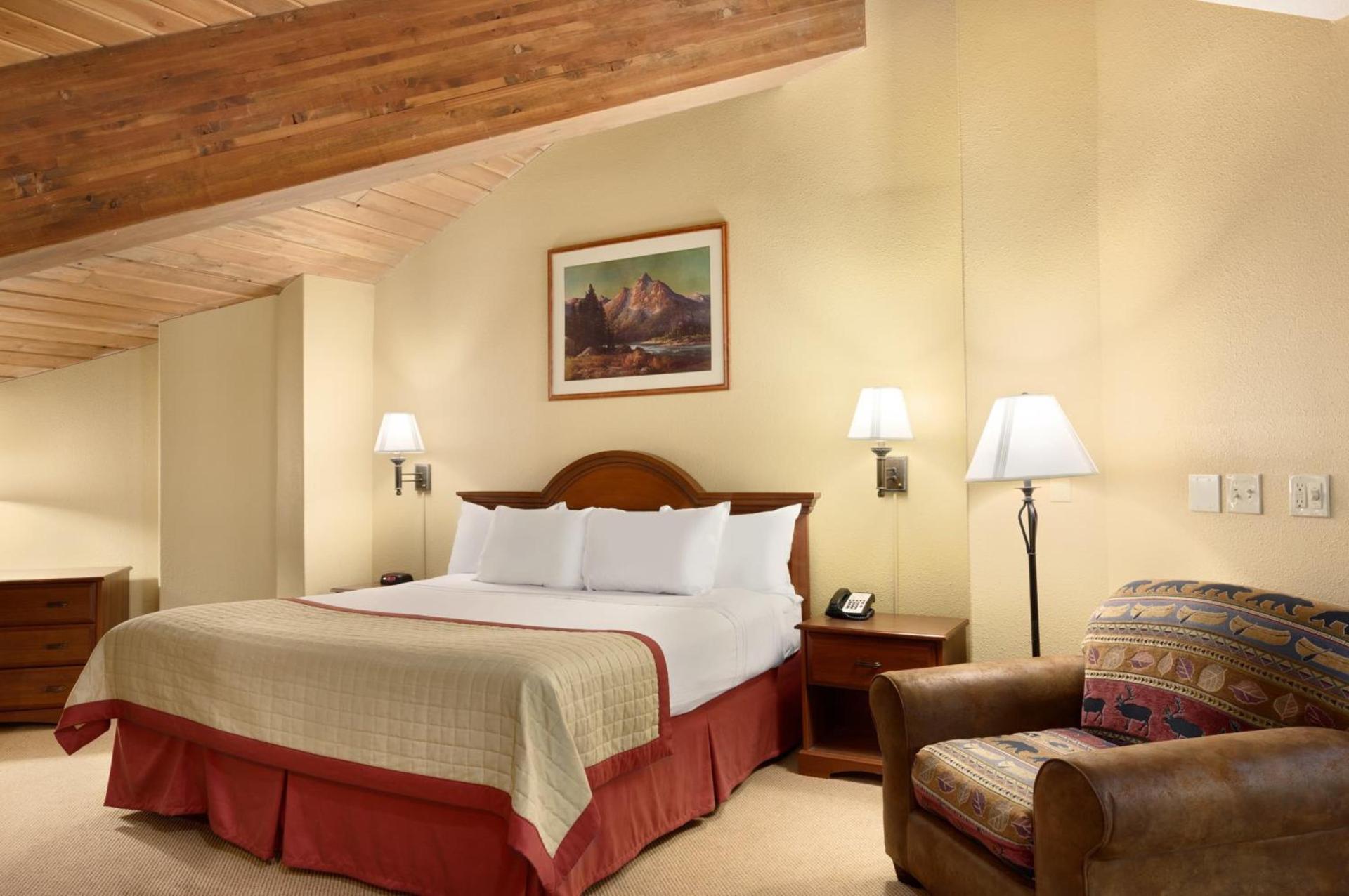 Pinedale Hotel & Suites photo 7