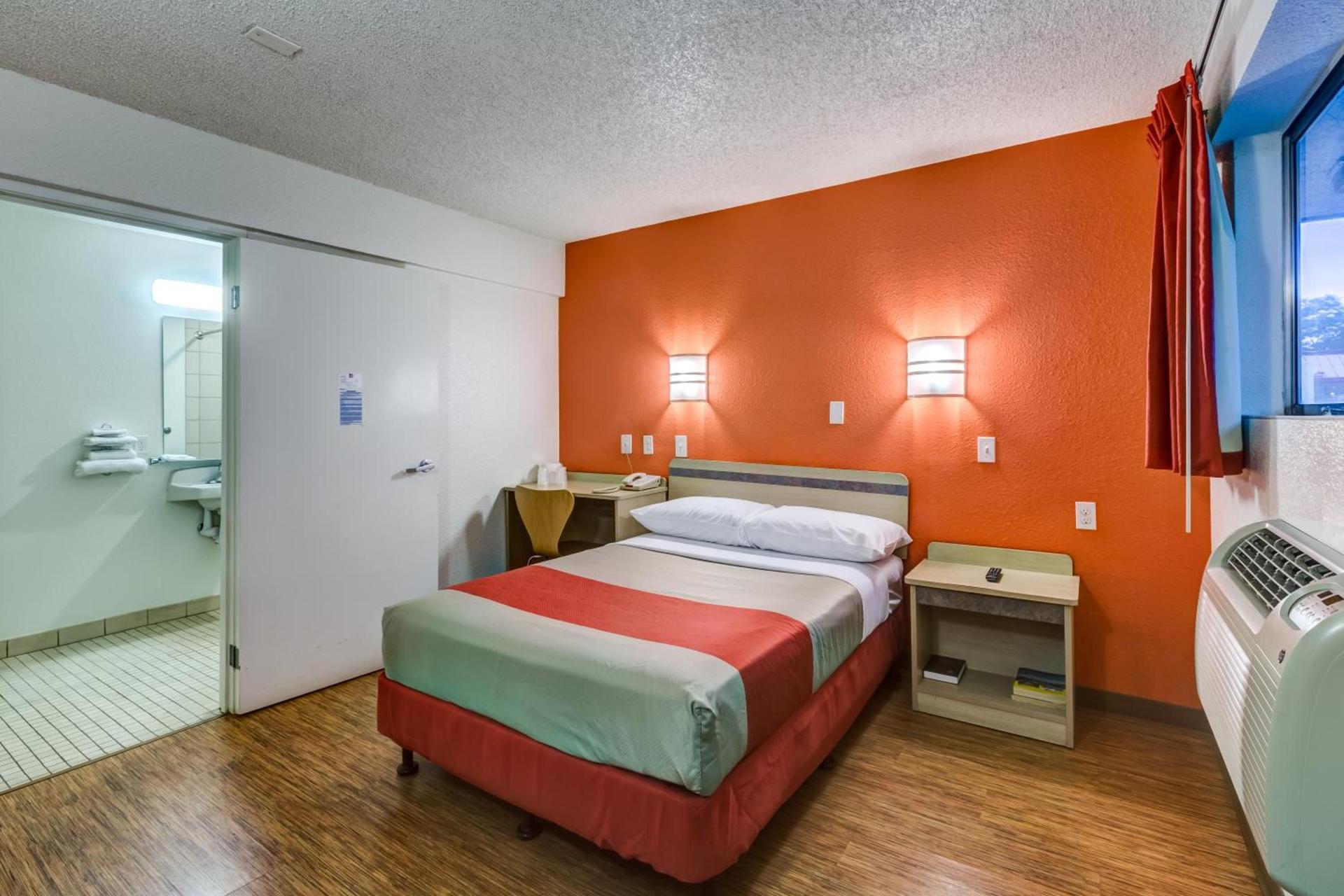 Motel 6-Wheat Ridge, CO - West - Denver North photo 13