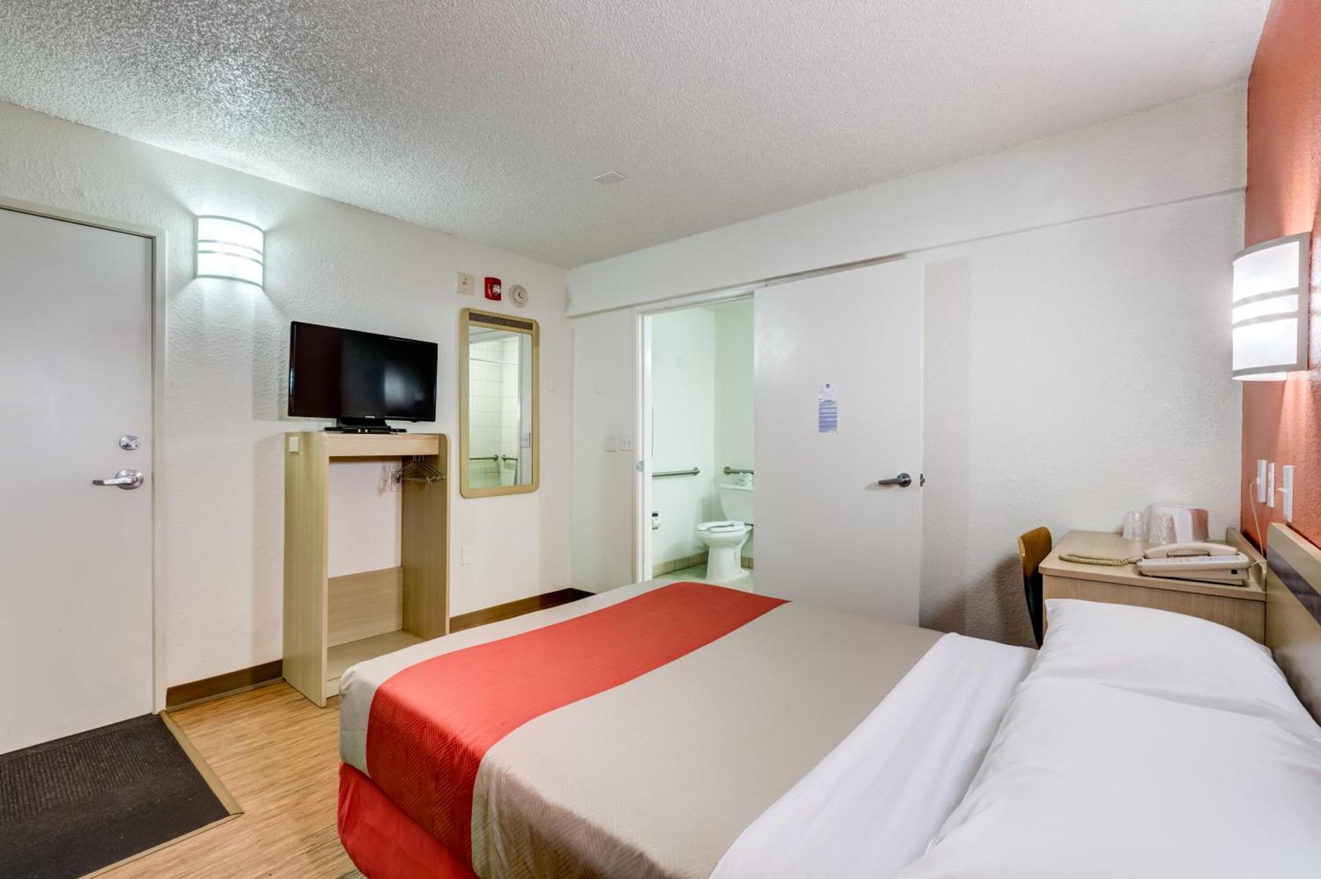 Motel 6-Wheat Ridge, CO - West - Denver North photo 15