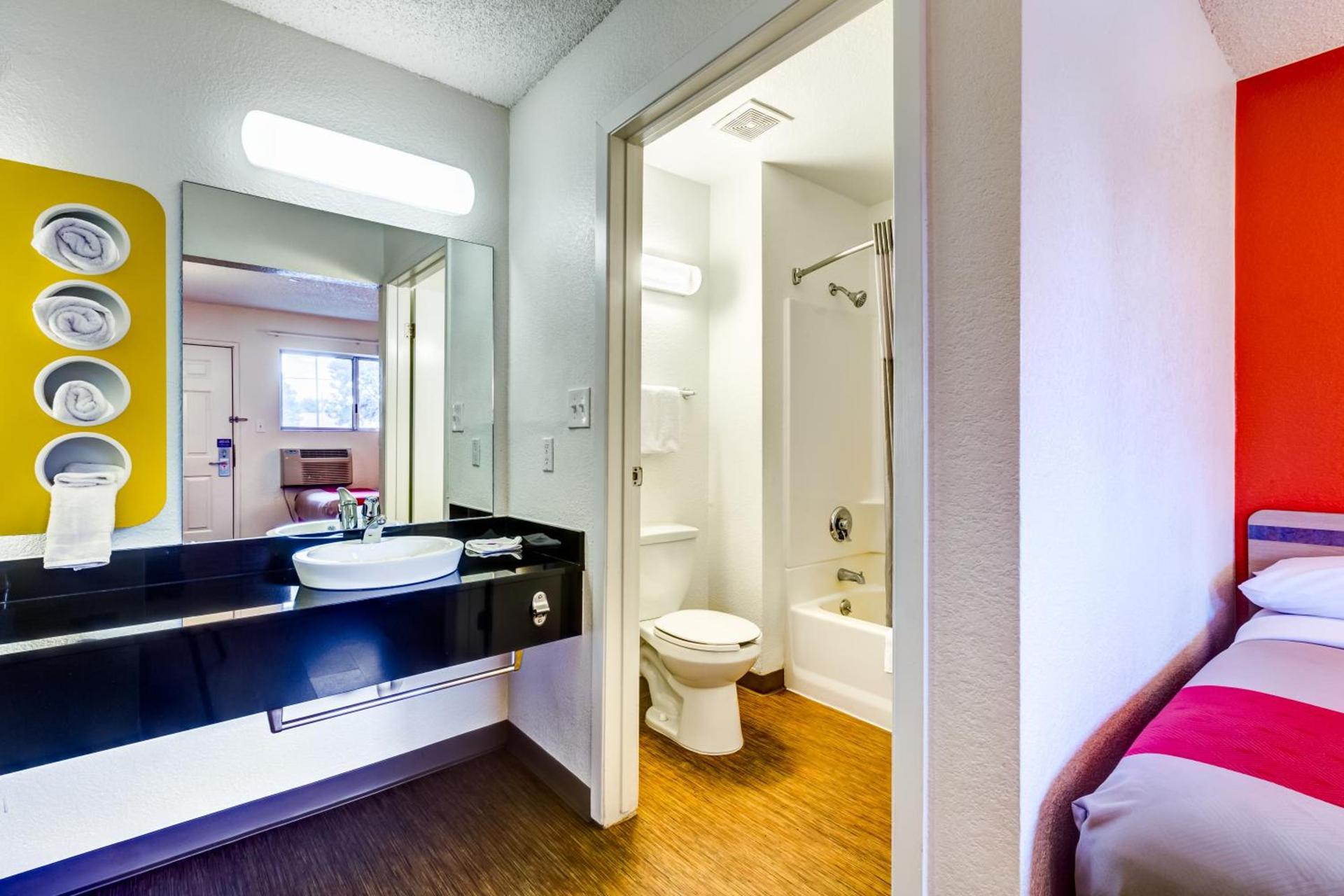 Motel 6-Wheat Ridge, CO - West - Denver North photo 21