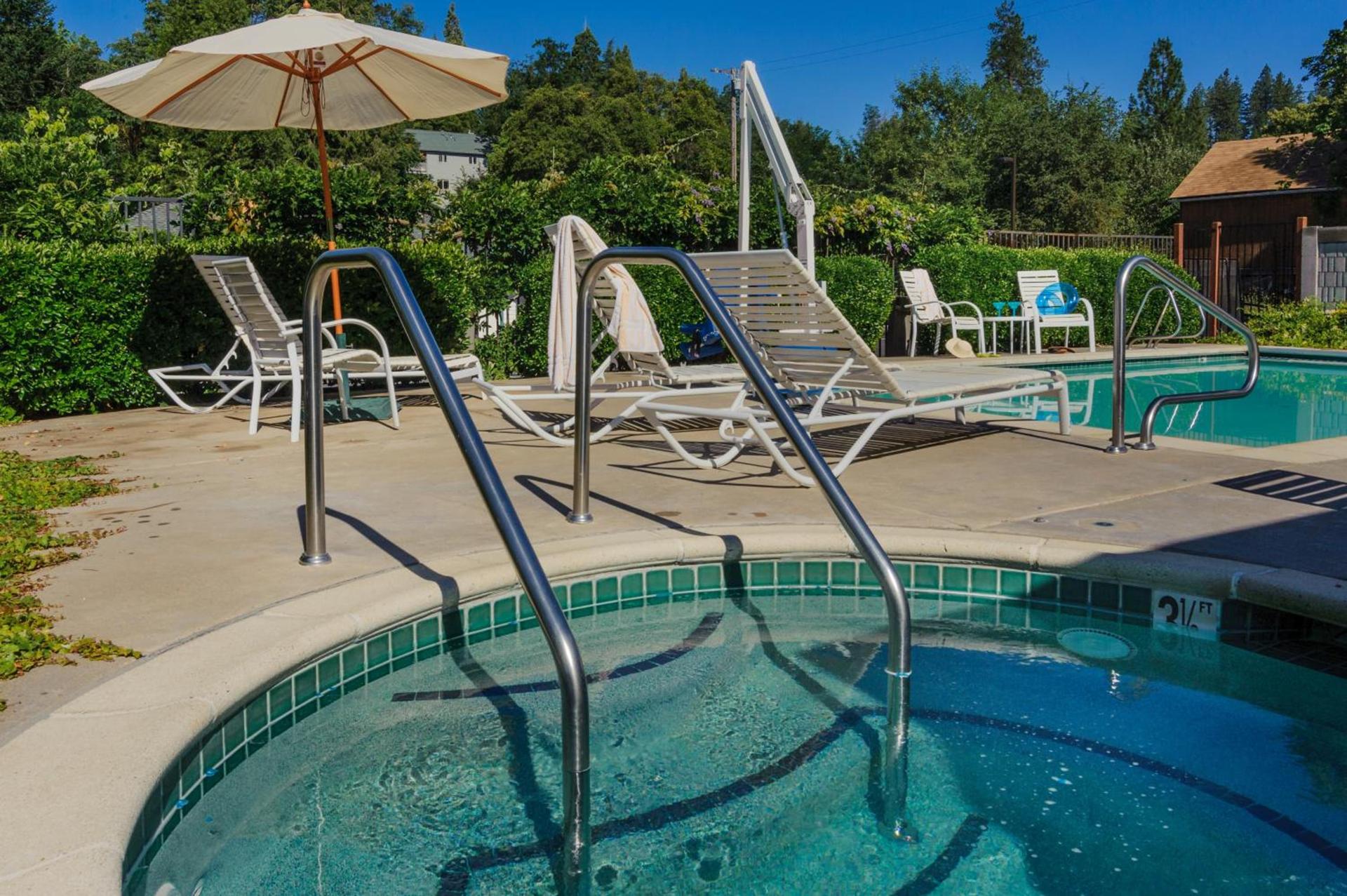 Grass Valley Courtyard Suites photo 4