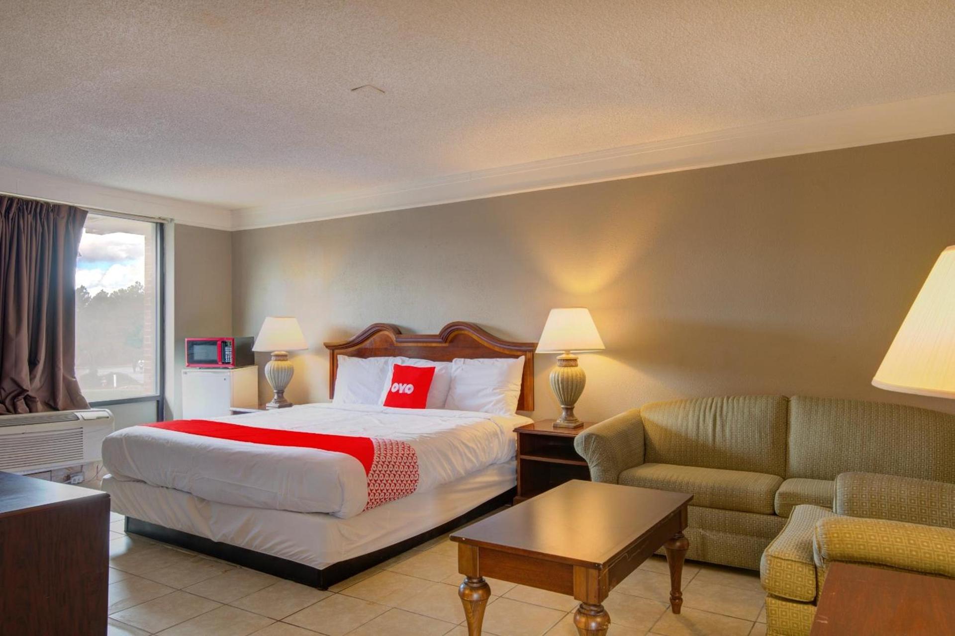 OYO Hotel Douglas GA US-441 photo 16
