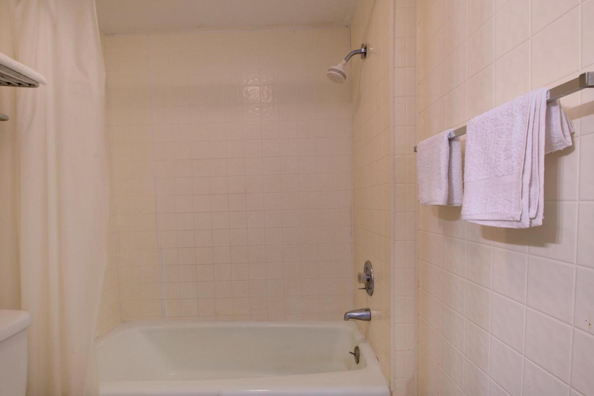 OYO Hotel Douglas GA US-441 photo 31
