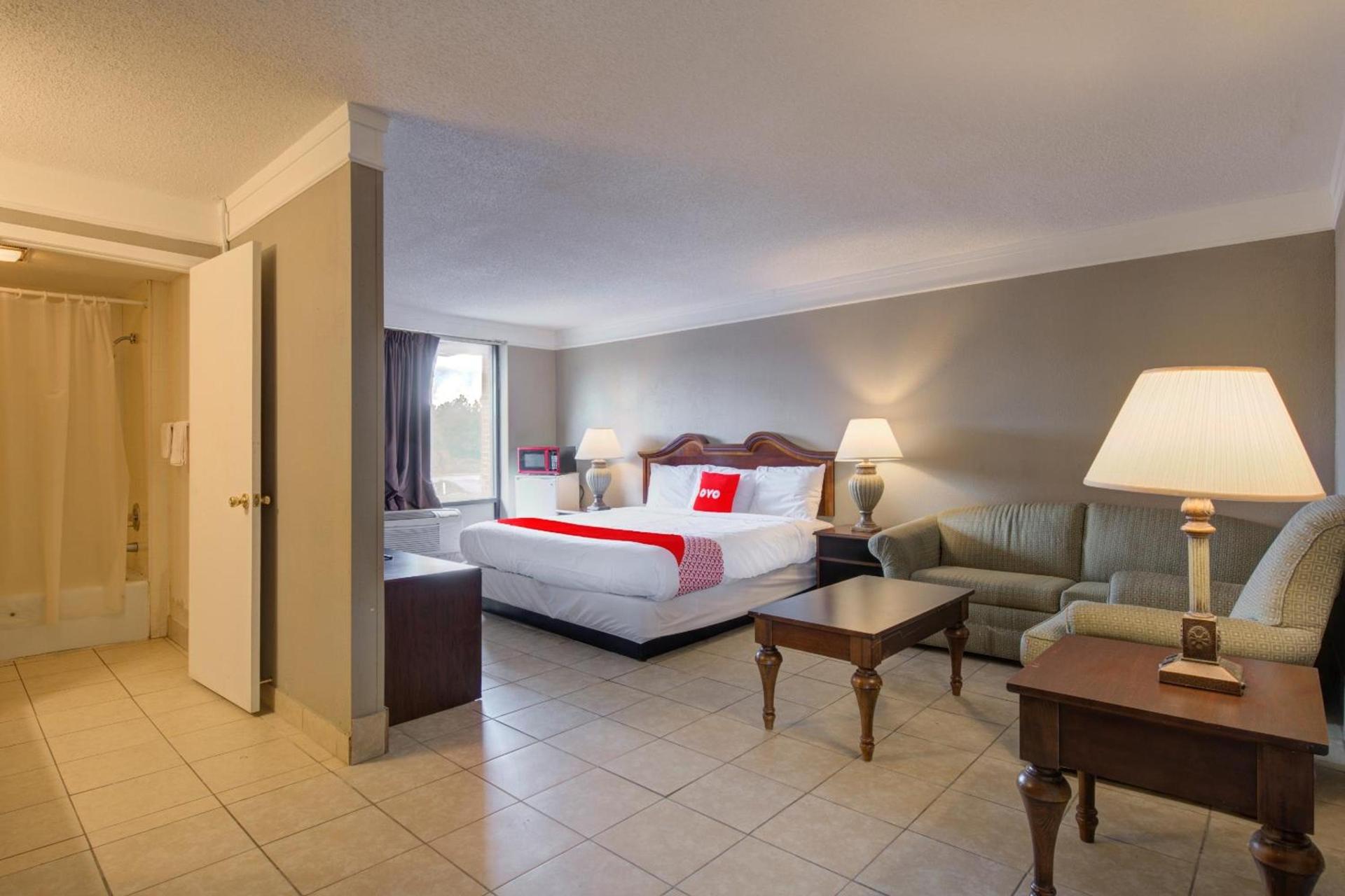 OYO Hotel Douglas GA US-441 photo 24