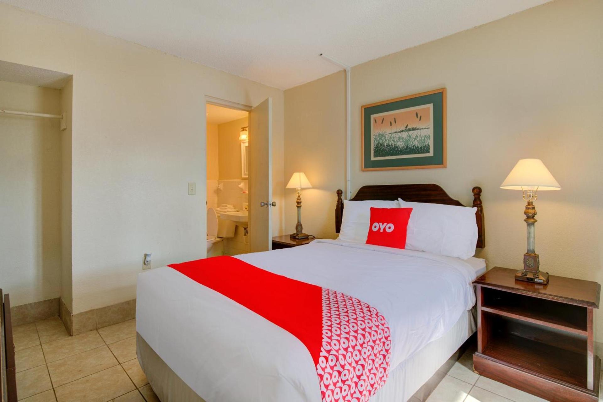 OYO Hotel Douglas GA US-441 photo 27