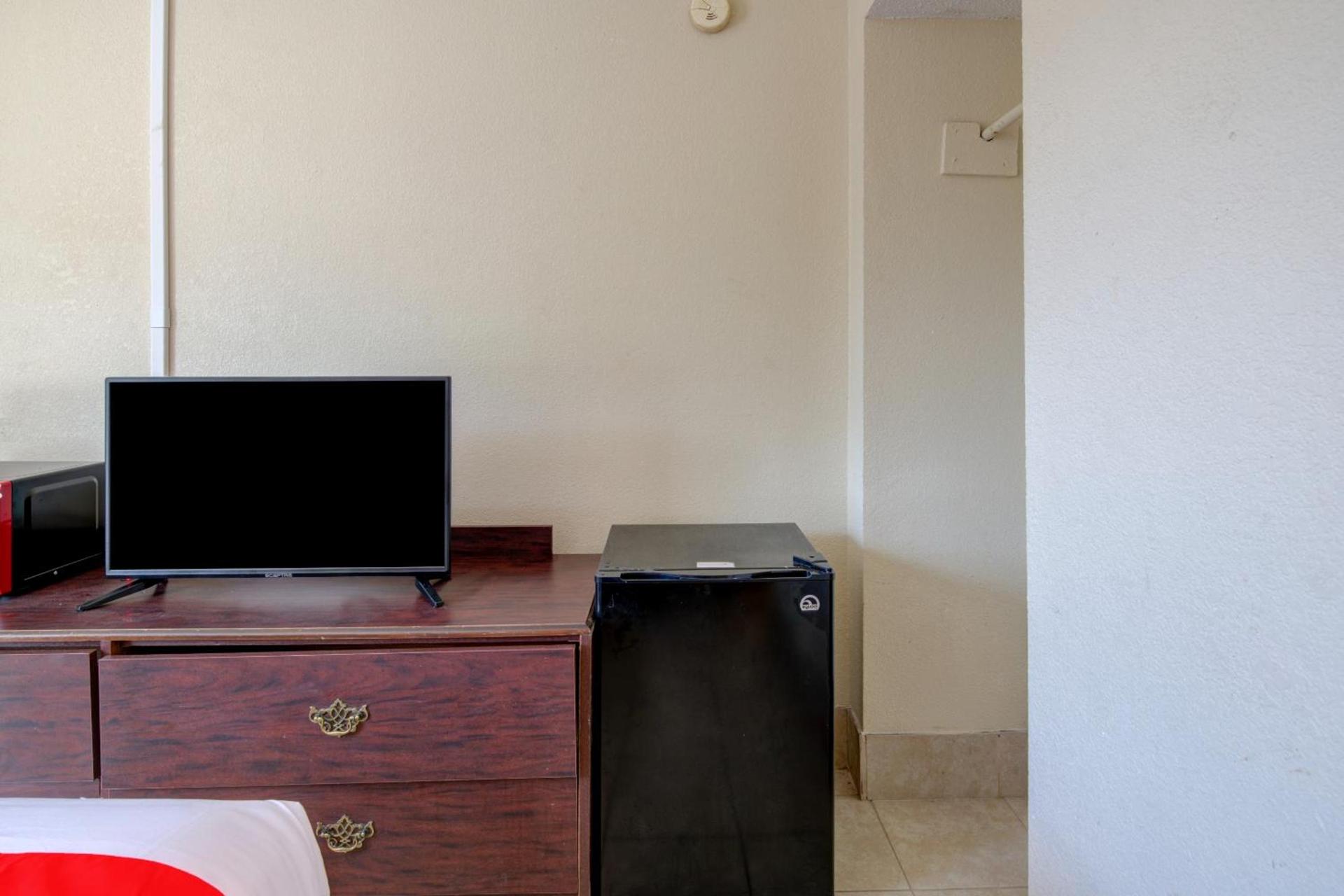 OYO Hotel Douglas GA US-441 photo 29