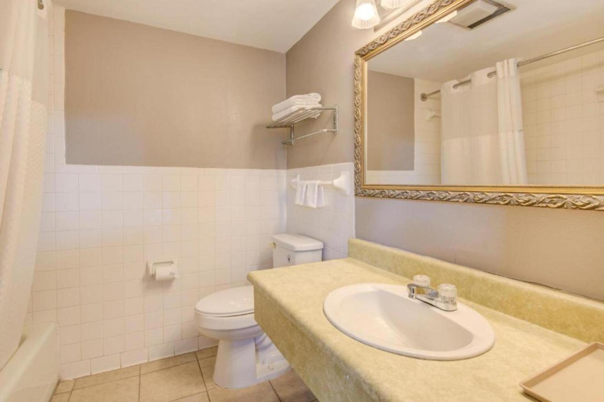 OYO Hotel Douglas GA US-441 photo 34