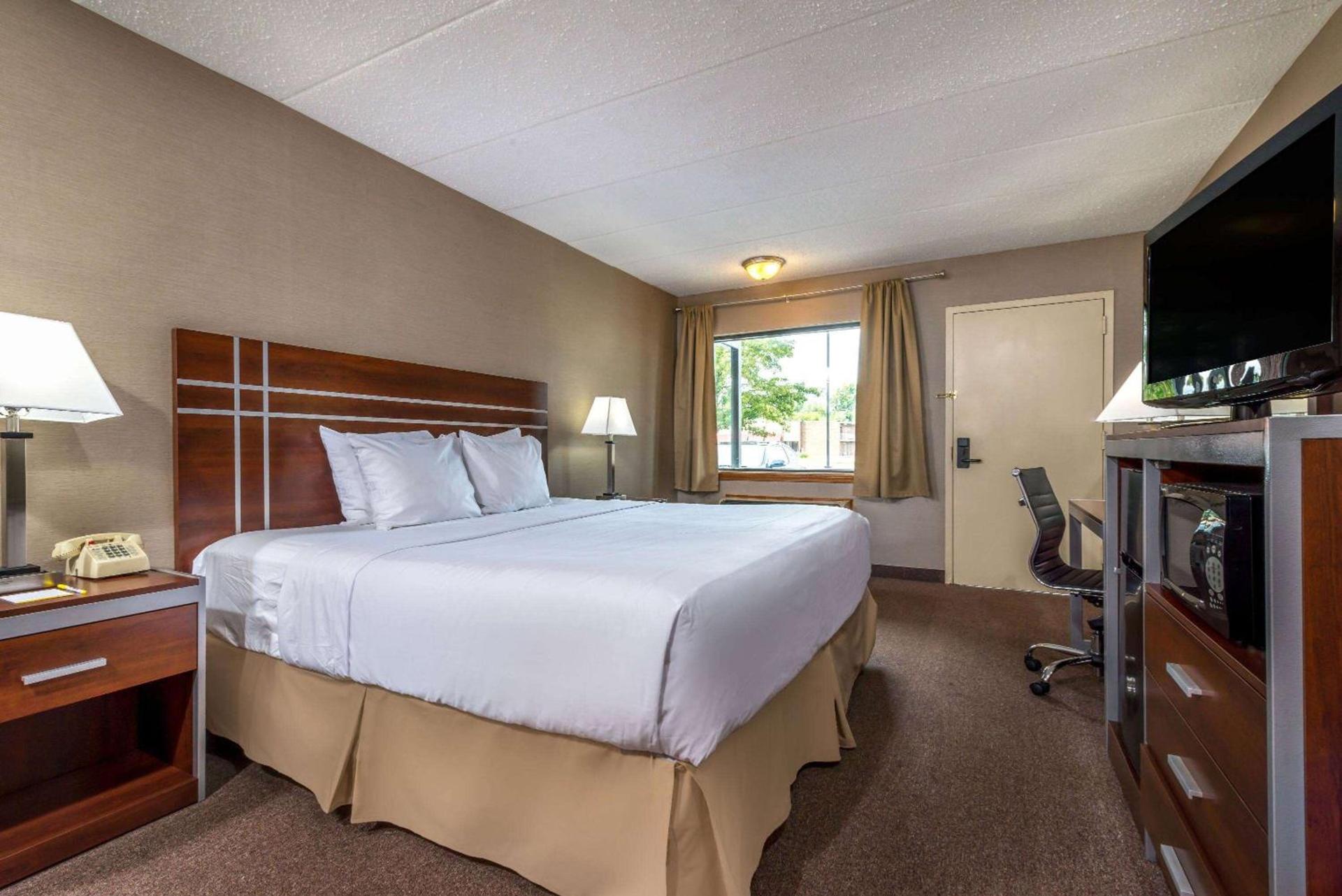 Days Inn by Wyndham Vineland photo 3