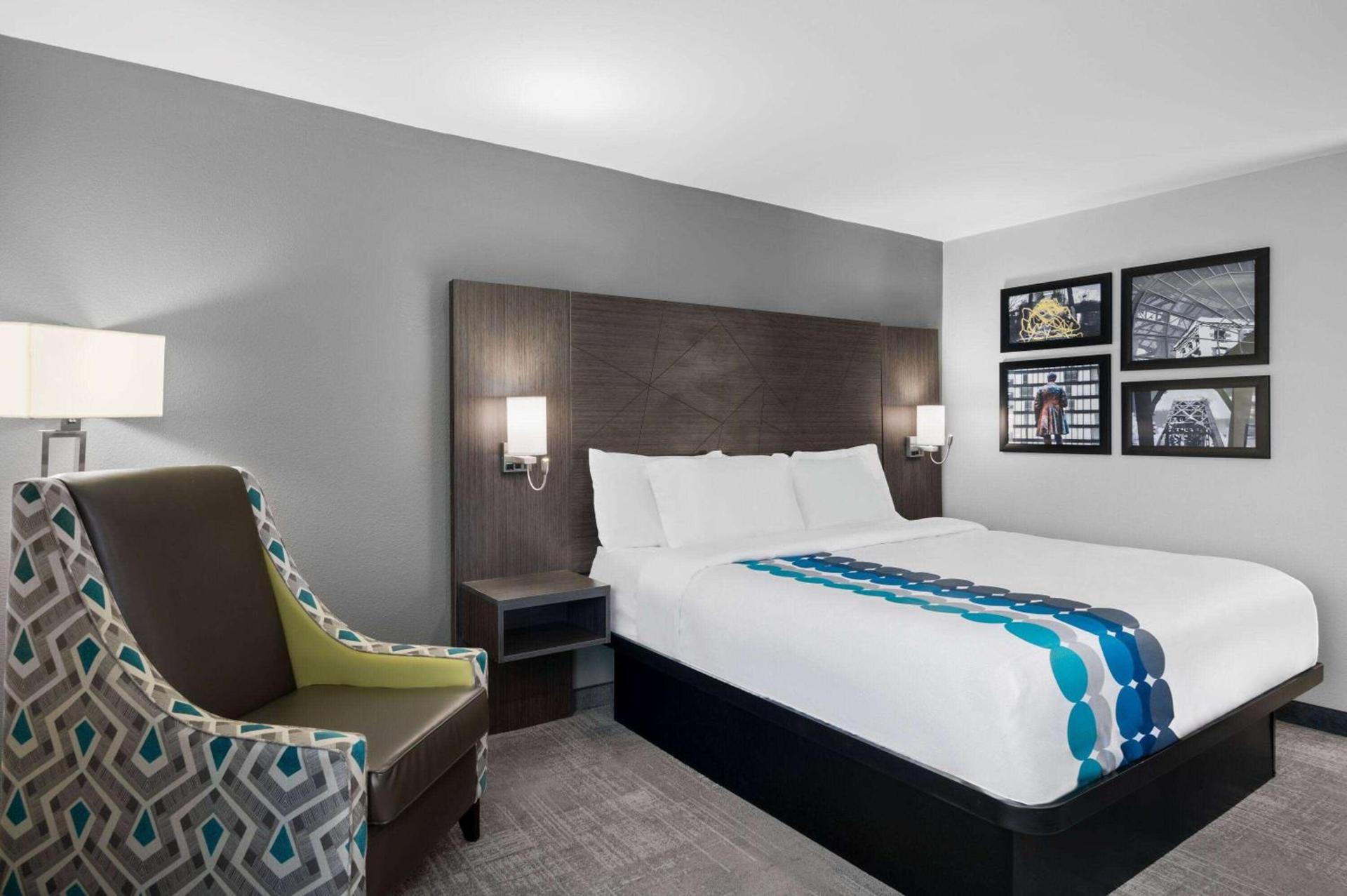 La Quinta Inn by Wyndham Indianapolis Airport Executive Dr photo 16