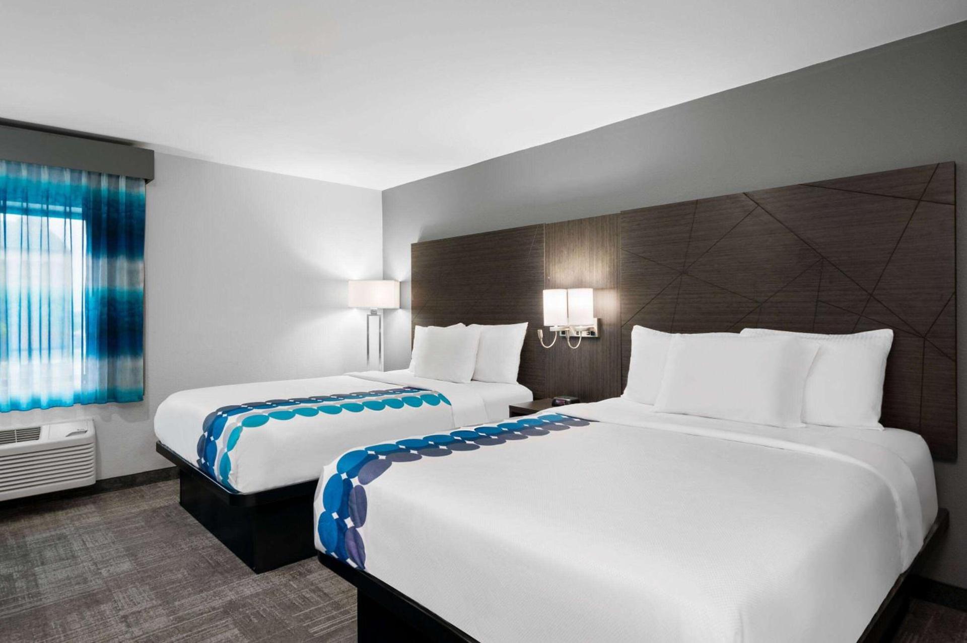 La Quinta Inn by Wyndham Indianapolis Airport Executive Dr photo 17