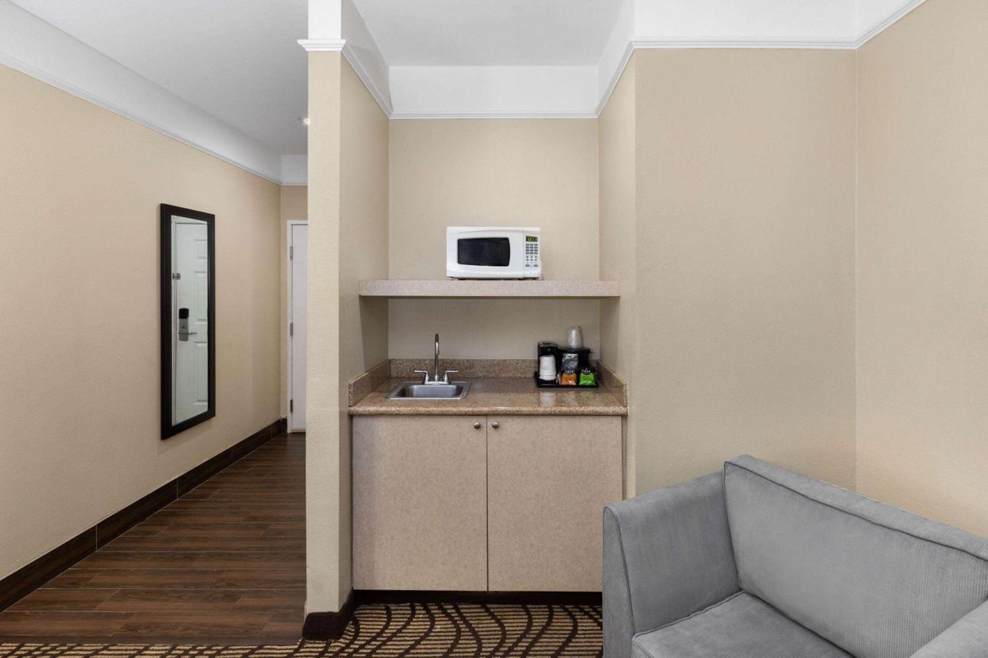 La Quinta by Wyndham Houma photo 43