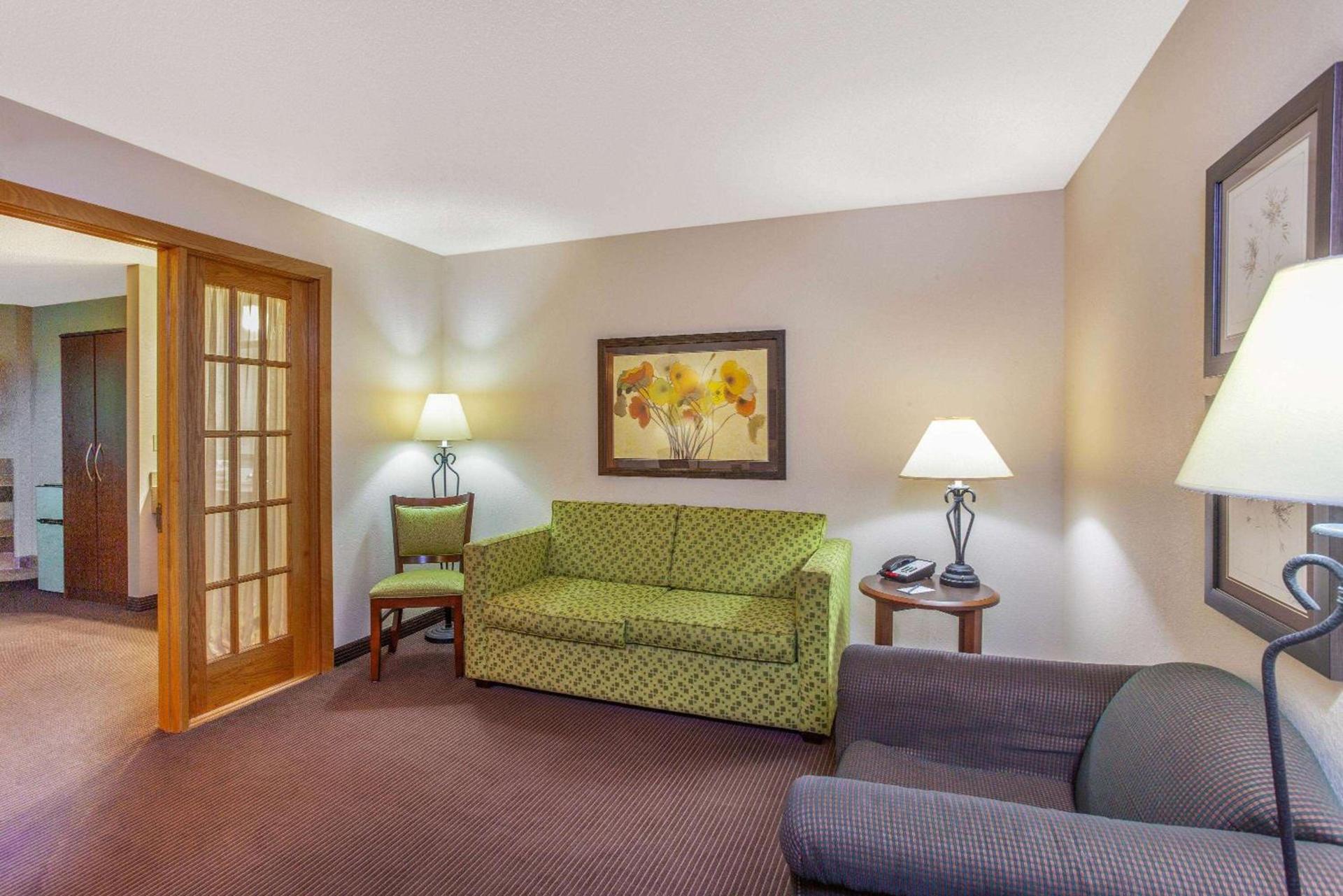AmericInn by Wyndham Stillwater photo 10