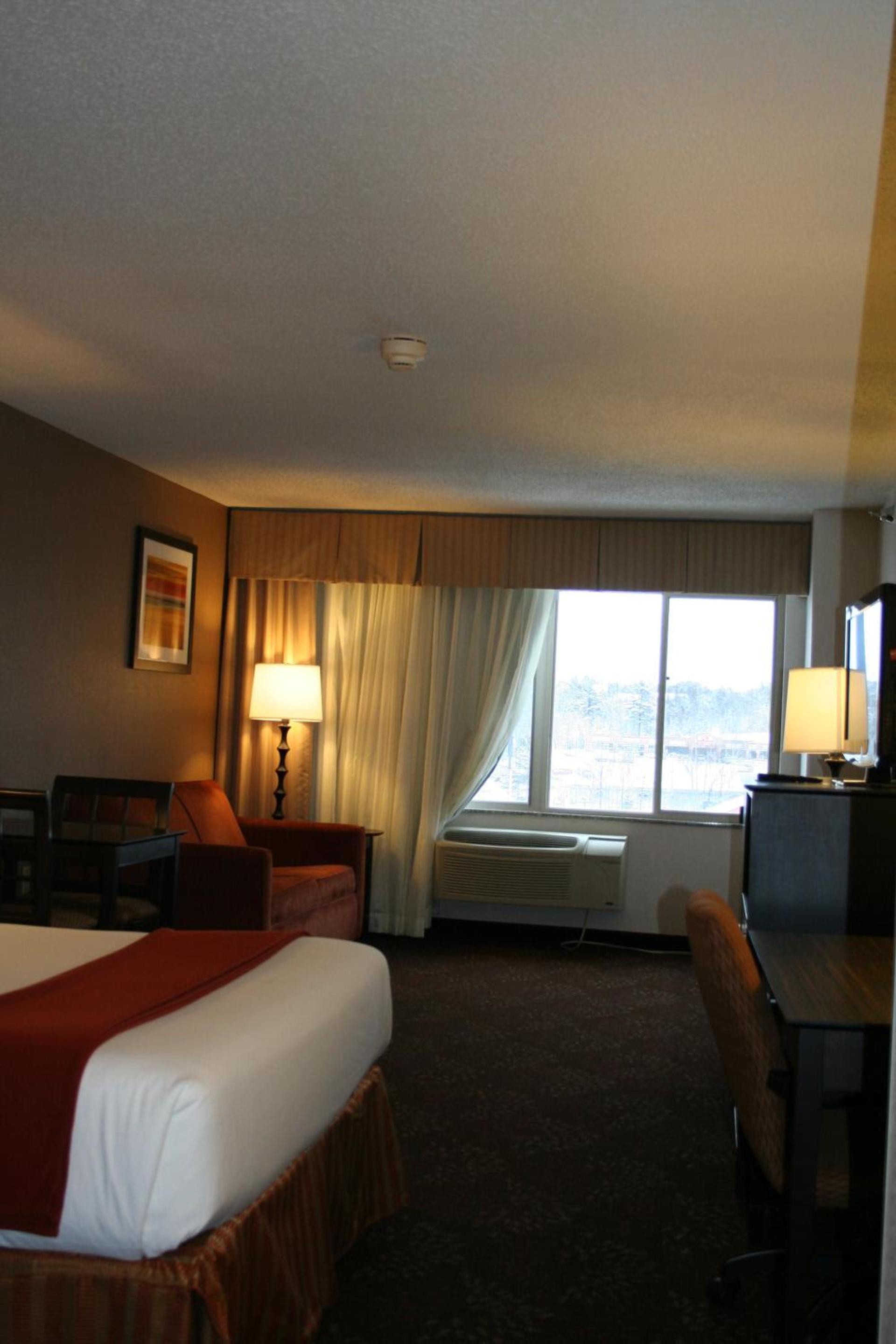 Holiday Inn Express Houghton-Keweenaw by IHG photo 21