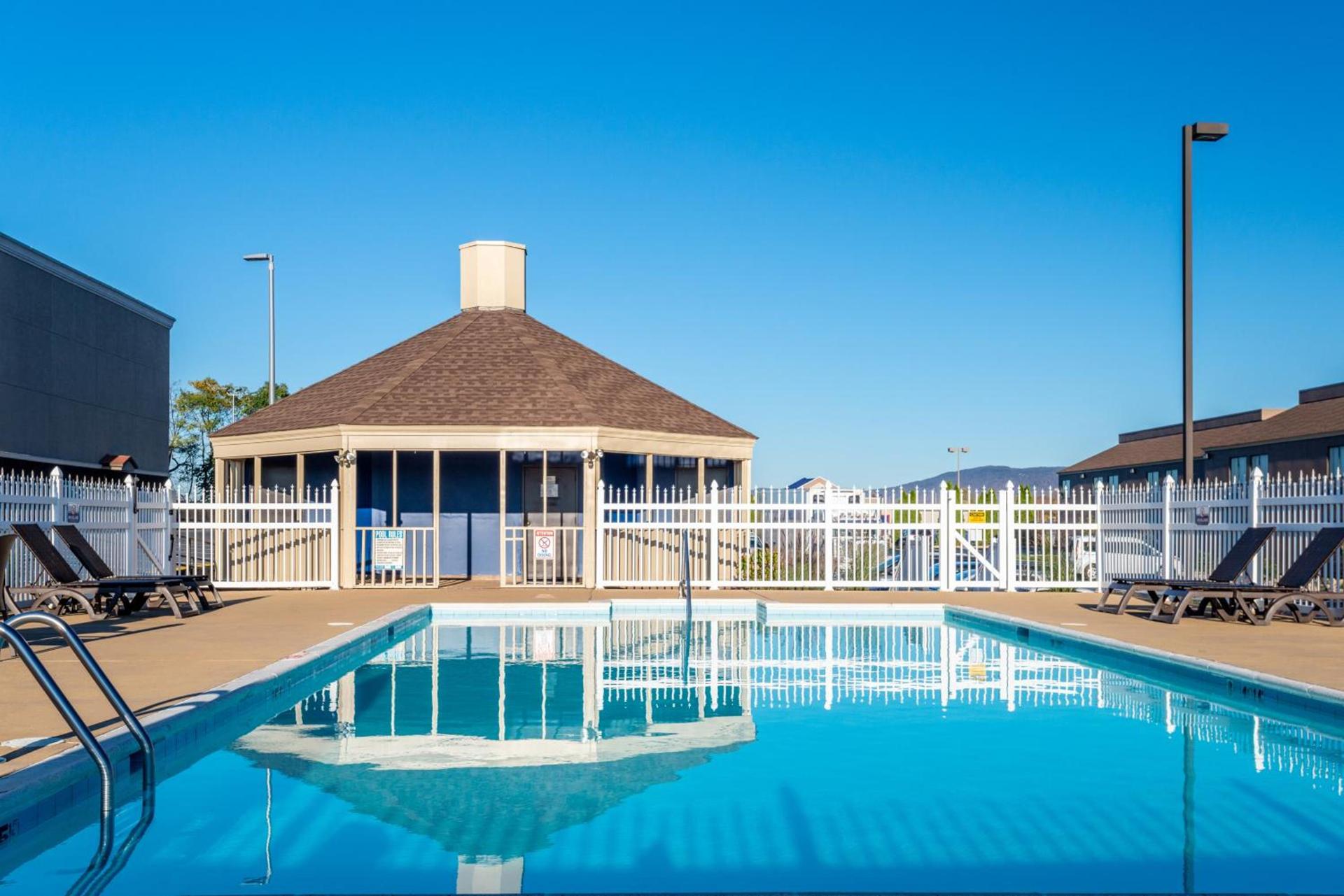 Clarion Pointe Harrisonburg photo 57