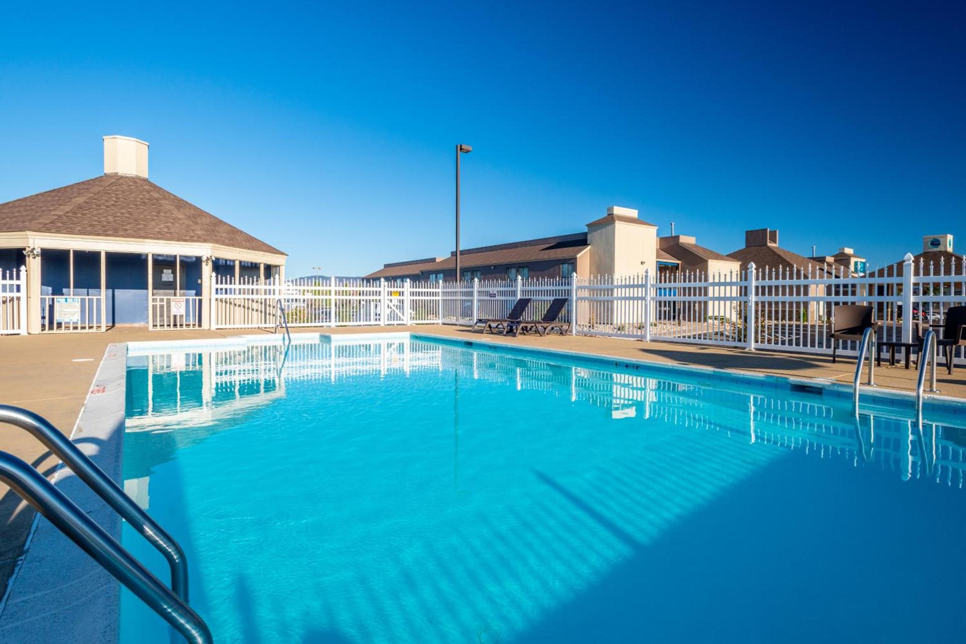 Clarion Pointe Harrisonburg photo 56