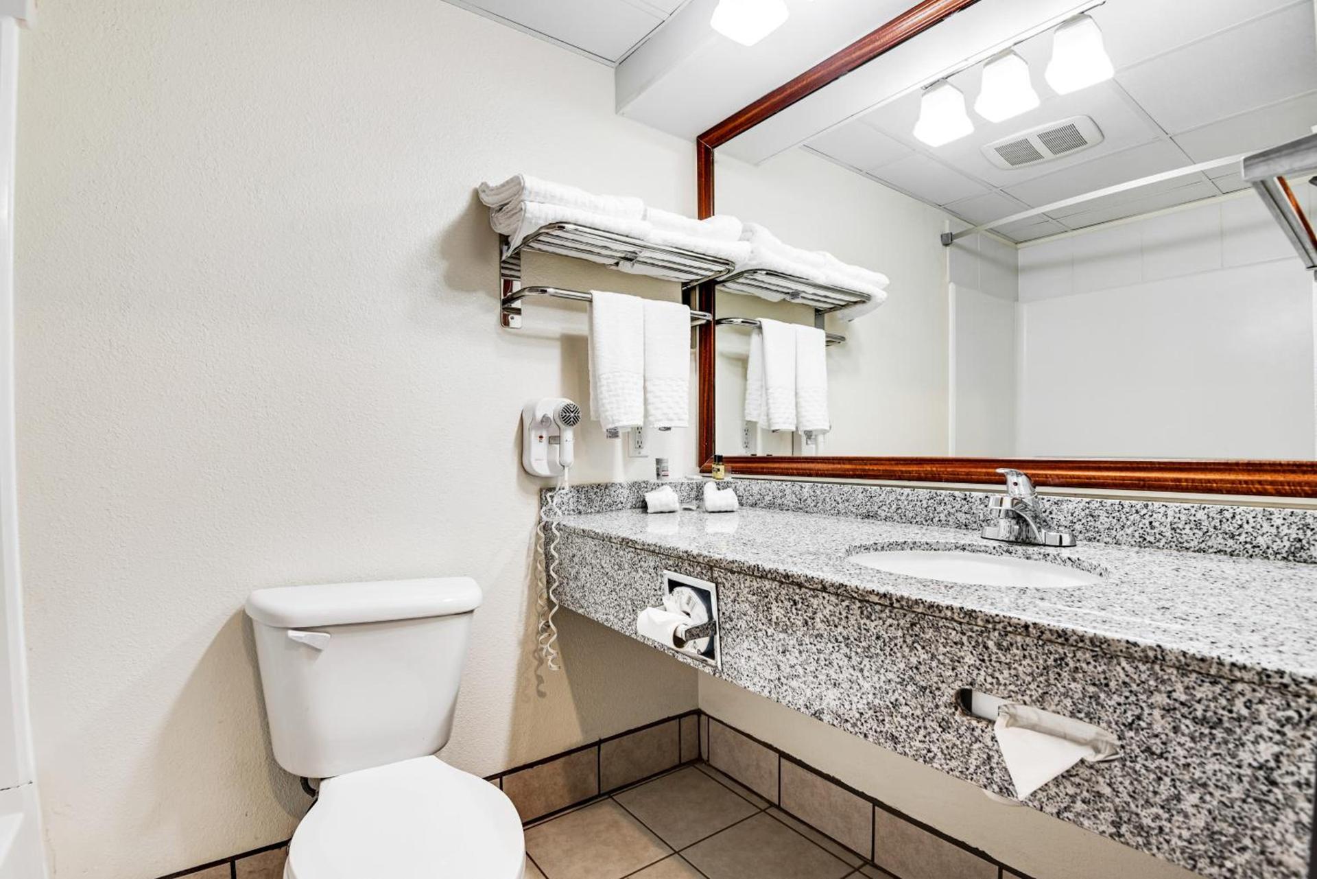 Best Western Firestone Inn & Suites photo 24