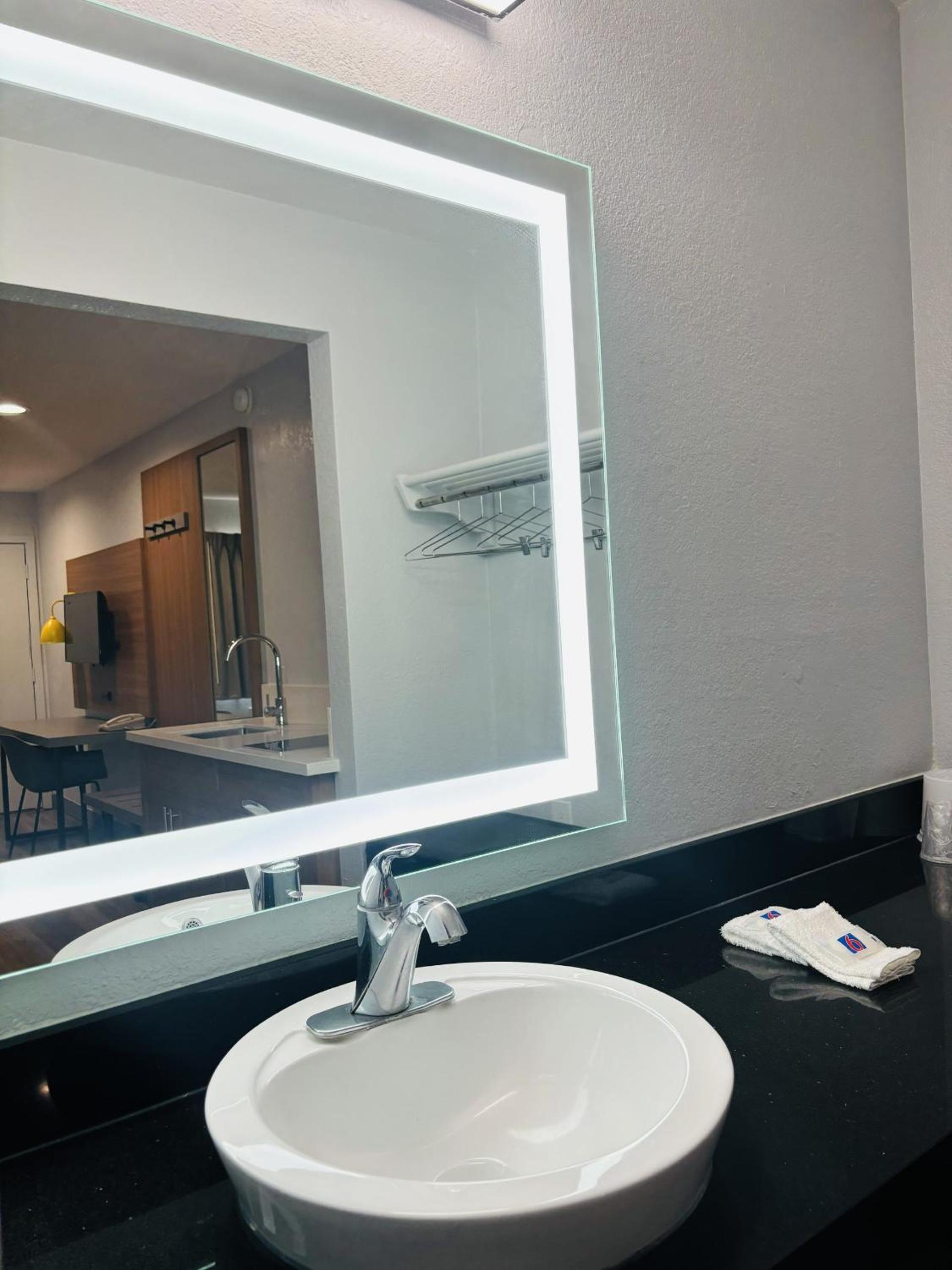 Motel 6-Santa Ana, CA photo 63