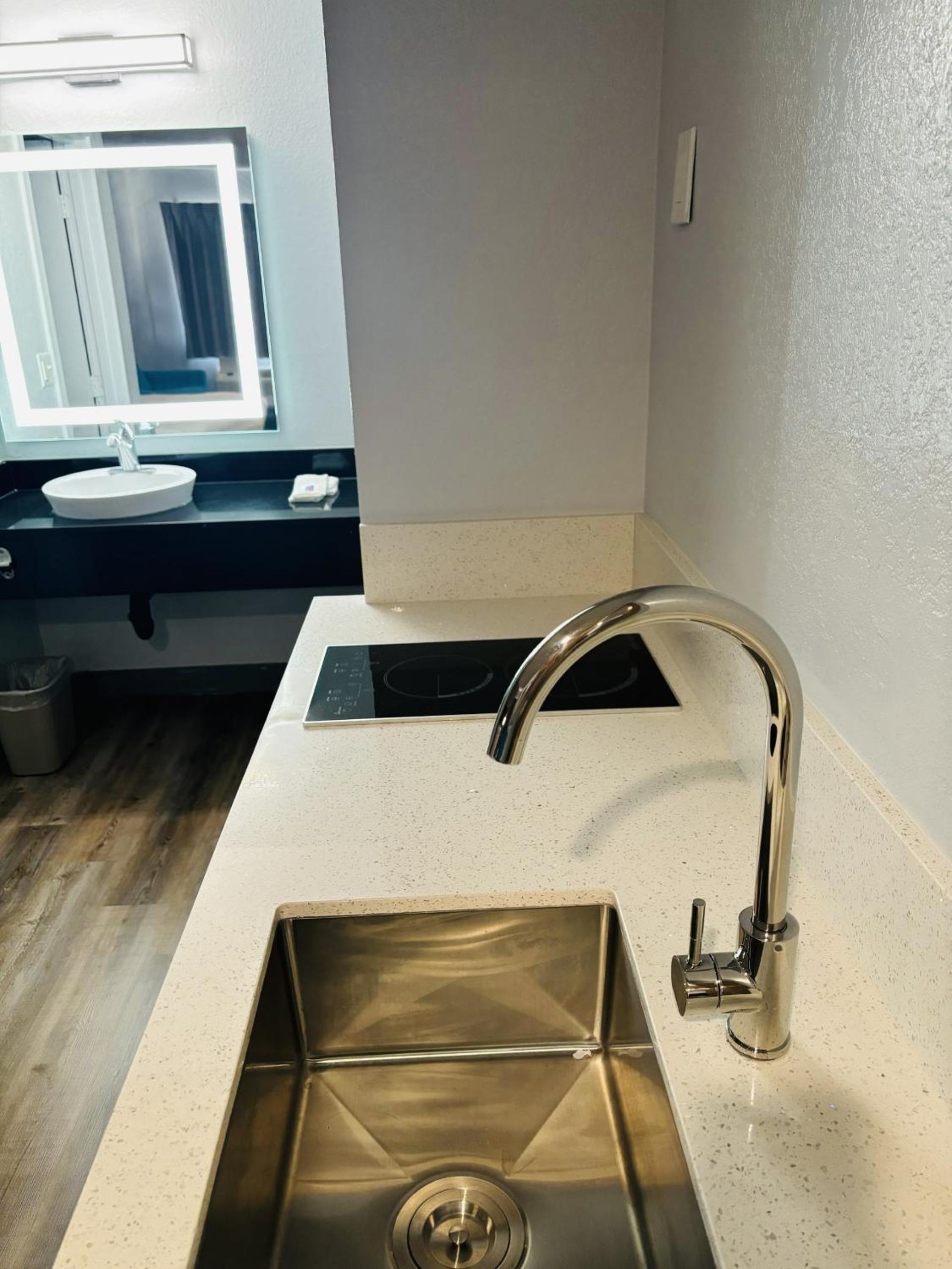 Motel 6-Santa Ana, CA photo 68
