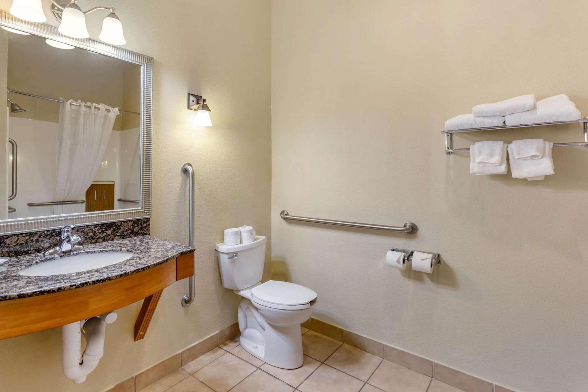 Comfort Suites South Point - Huntington photo 6