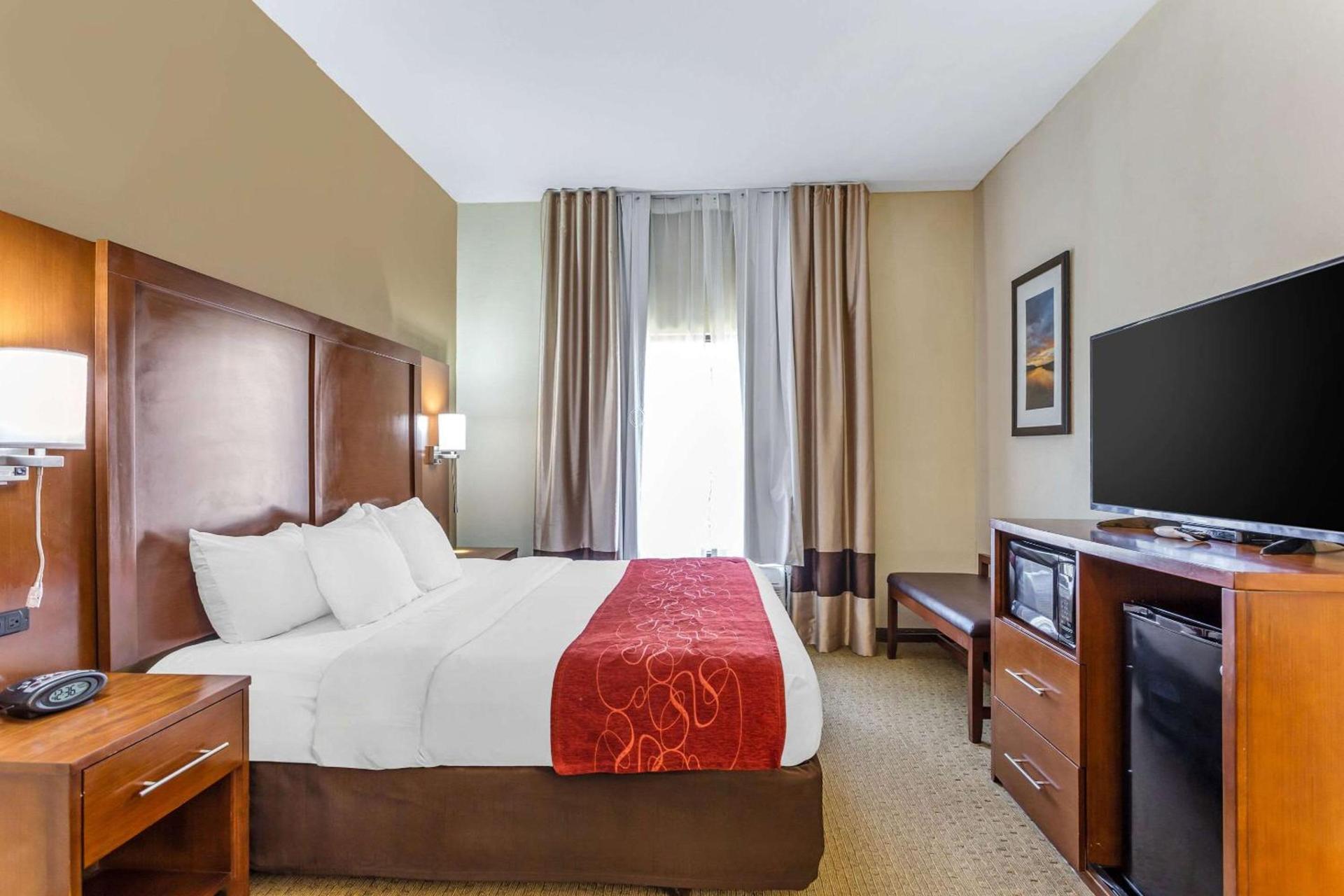 Comfort Suites South Point - Huntington photo 10