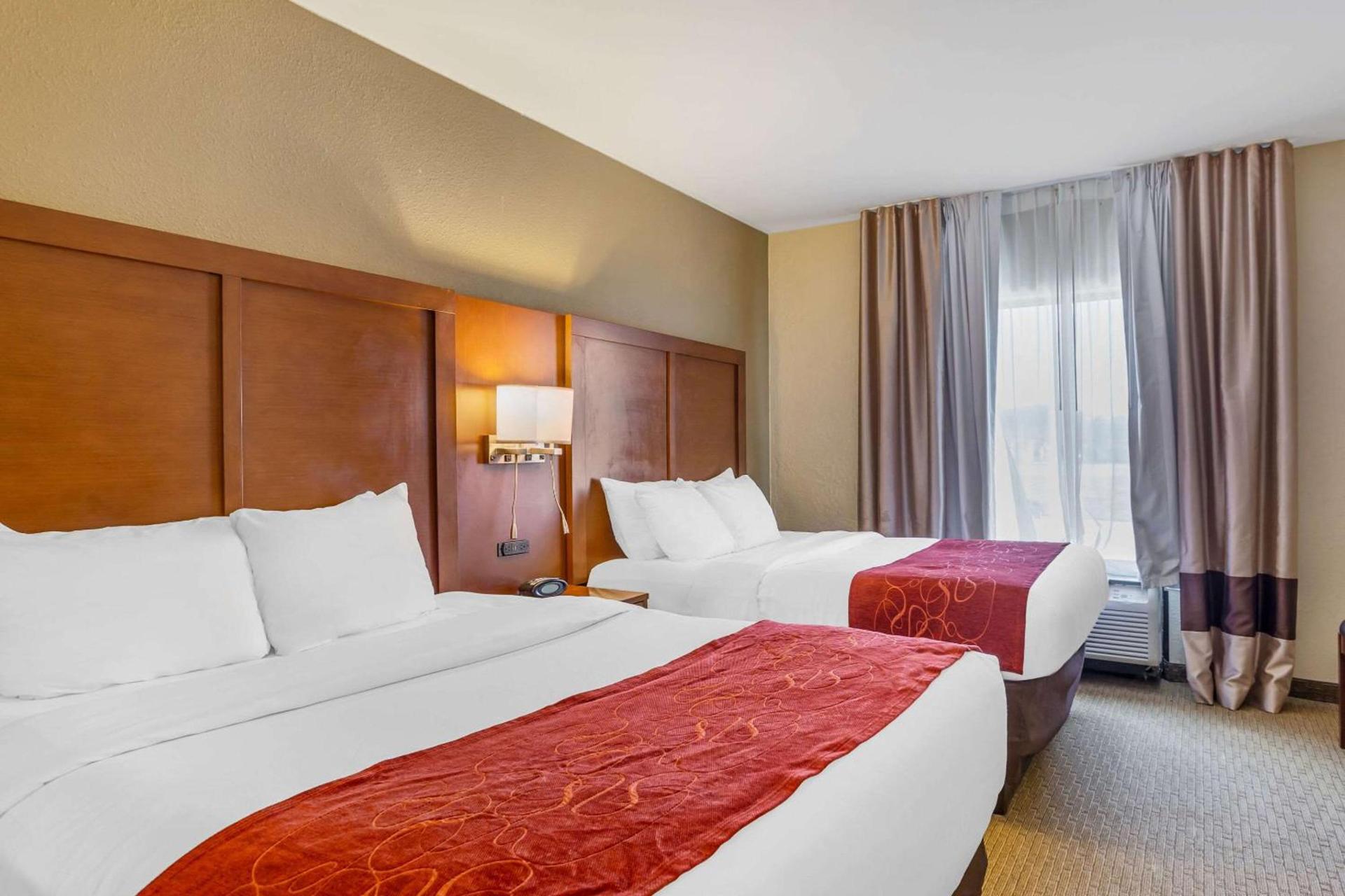 Comfort Suites South Point - Huntington photo 14