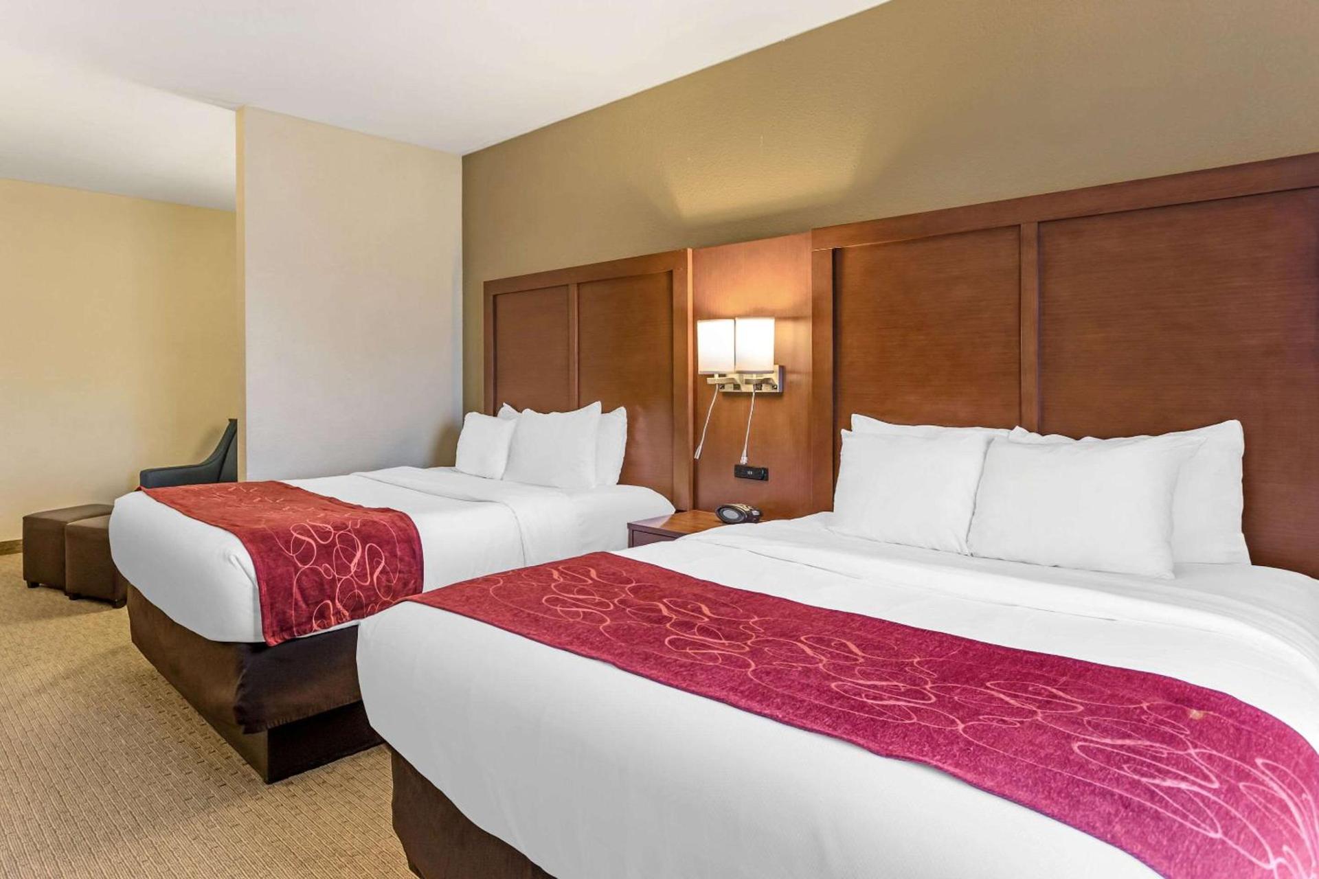 Comfort Suites South Point - Huntington photo 15