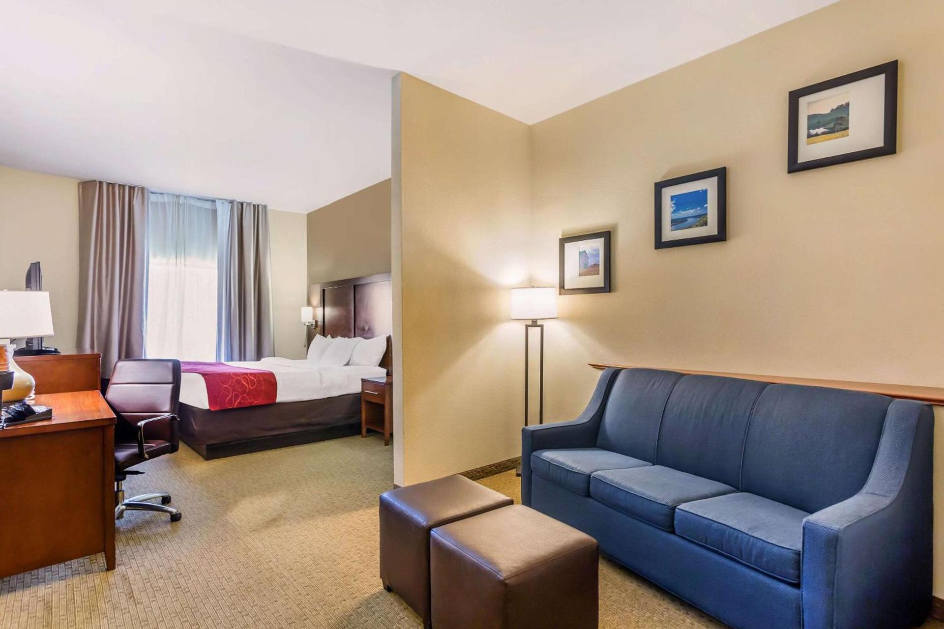 Comfort Suites South Point - Huntington photo 23