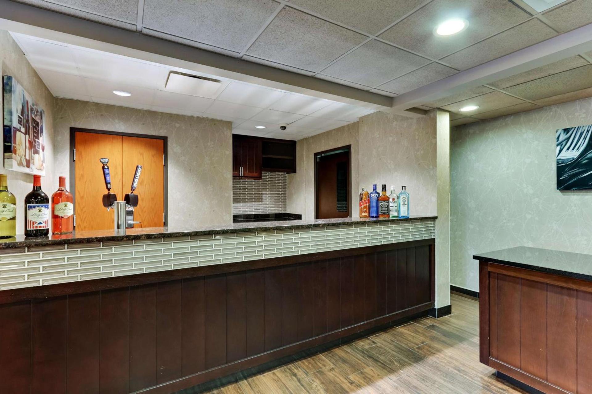 Drury Plaza Hotel San Antonio Airport photo 13
