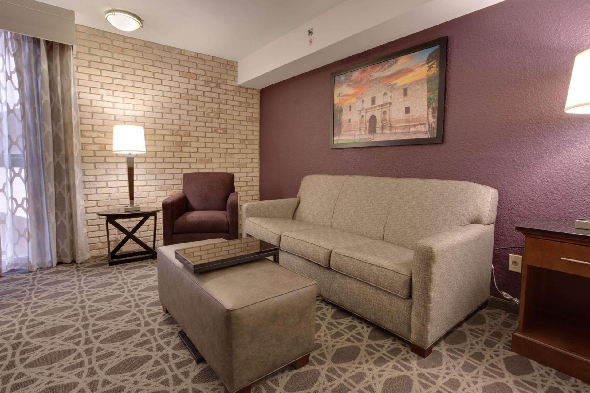 Drury Plaza Hotel San Antonio Airport photo 26